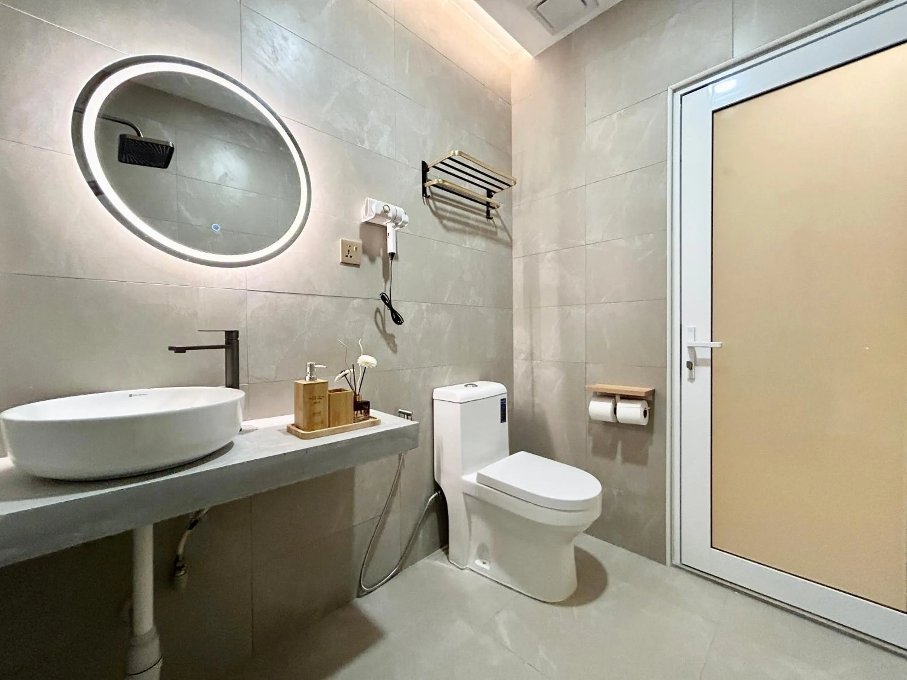 ONE18 Boutique Hotel