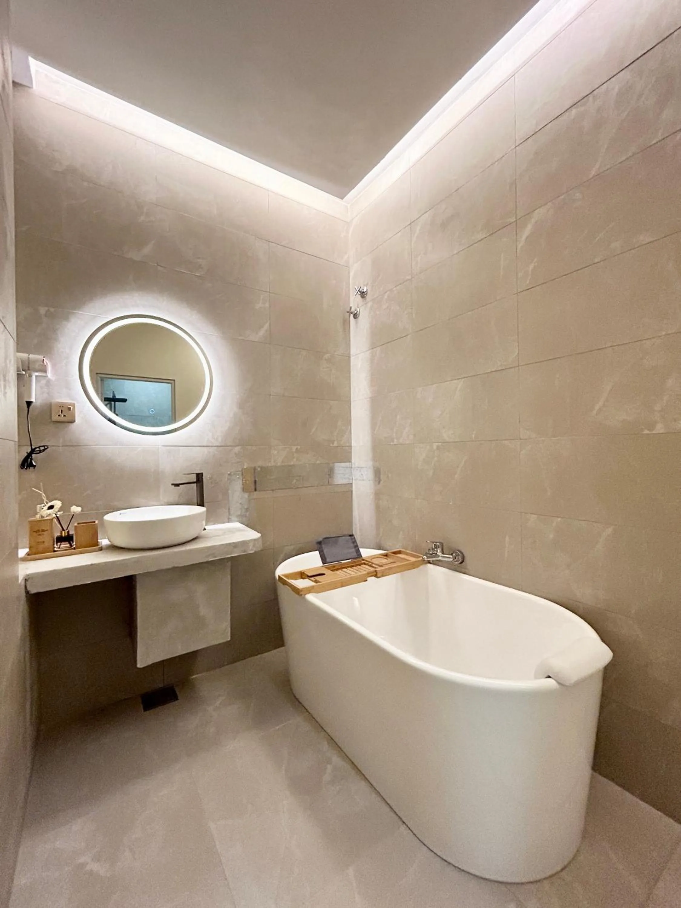 ONE18 Boutique Hotel