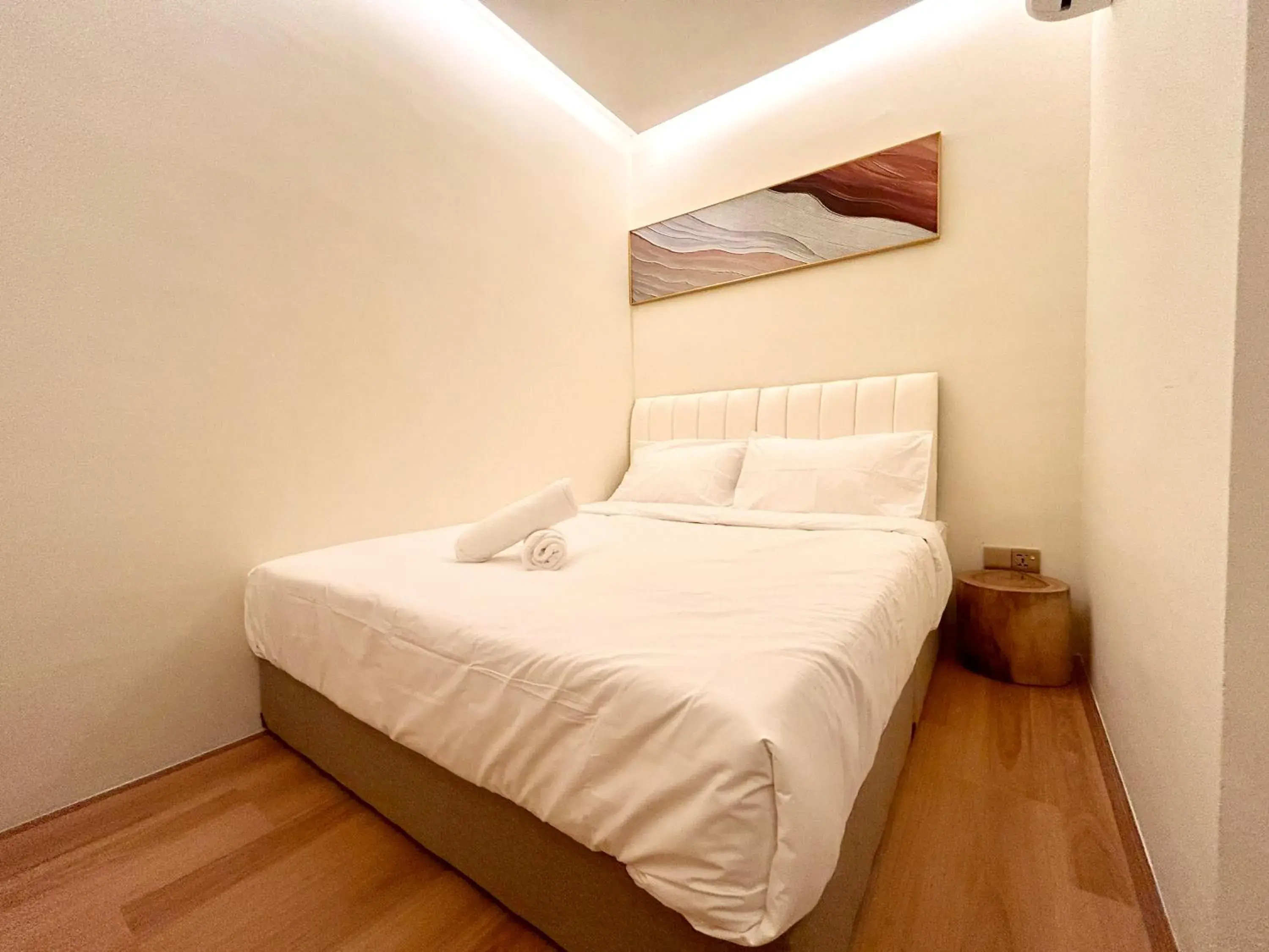 Bed in ONE18 Boutique Hotel Bed in ONE18 Boutique Hotel