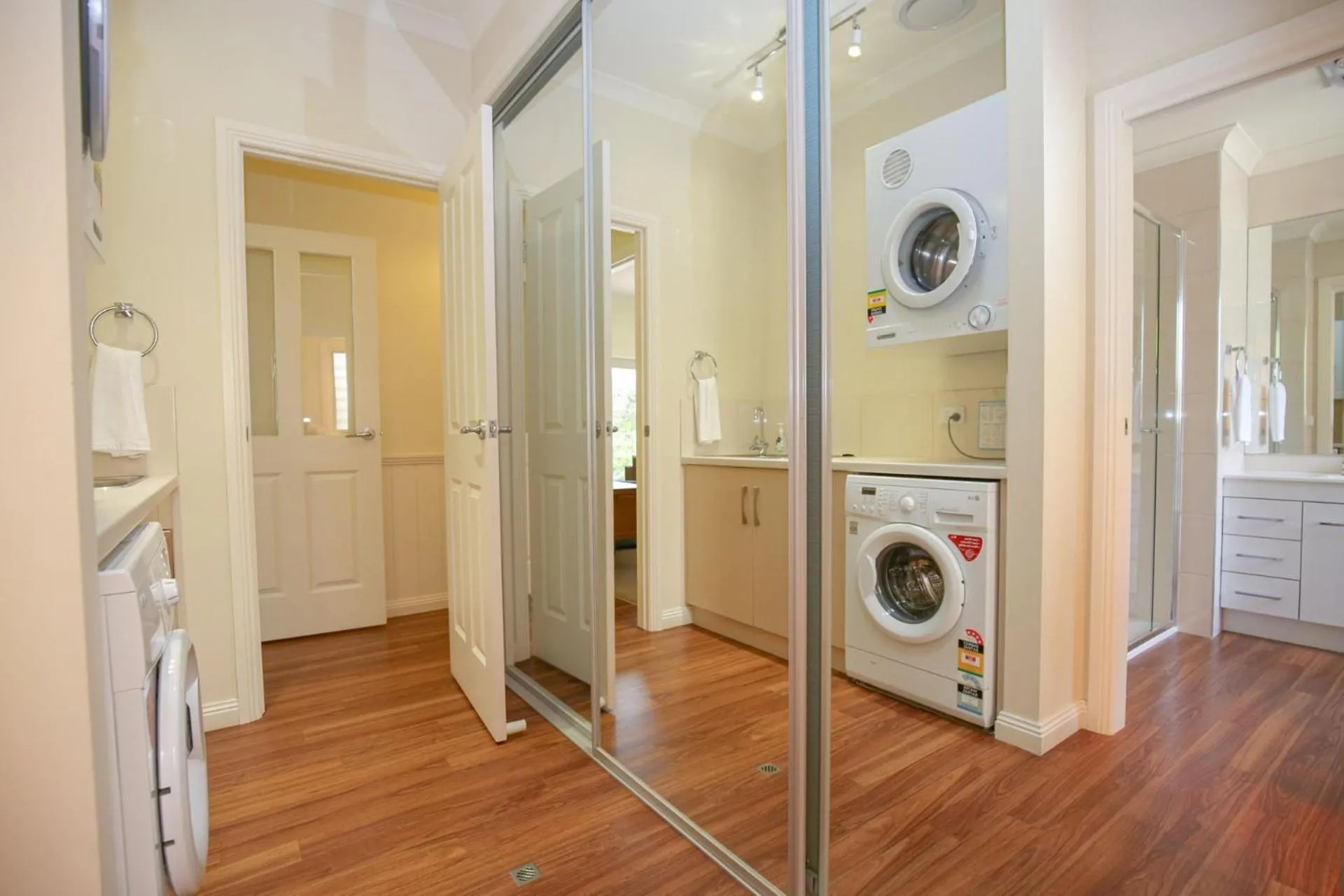 Shower in Dieudonne
