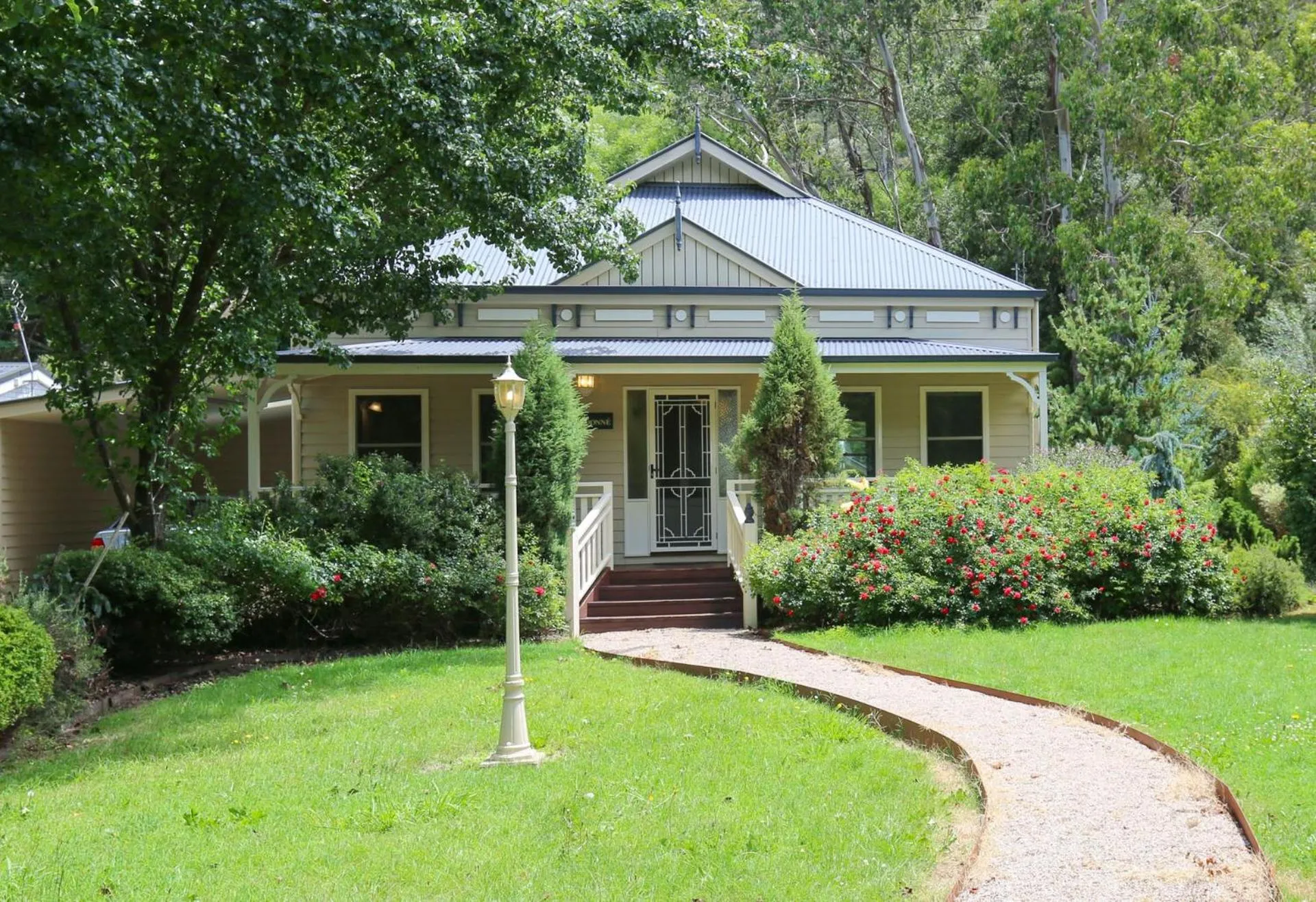 Property building in Dieudonne