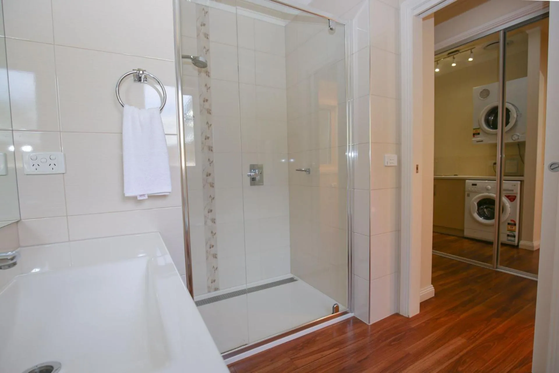 Shower in Dieudonne