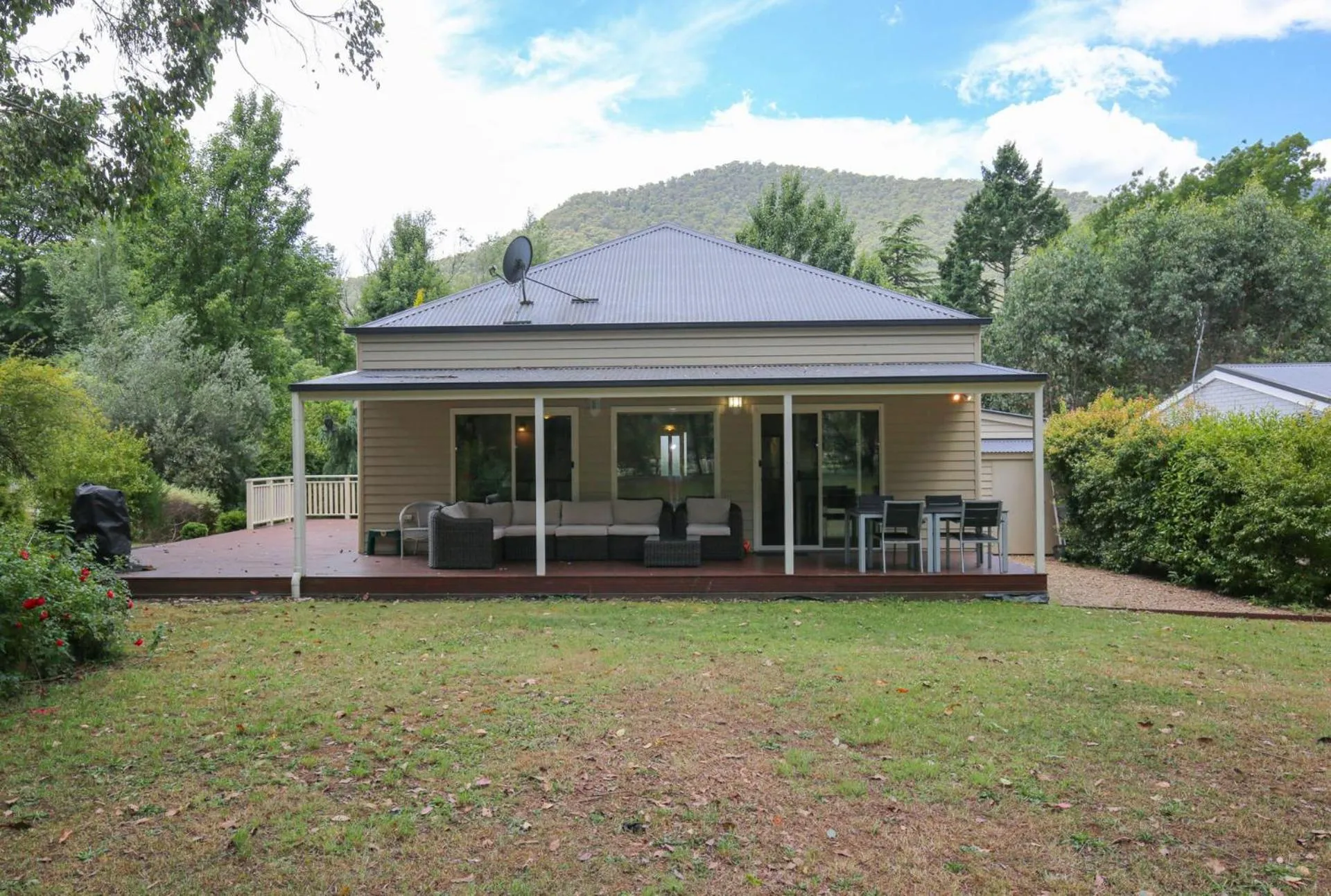 Property building in Dieudonne