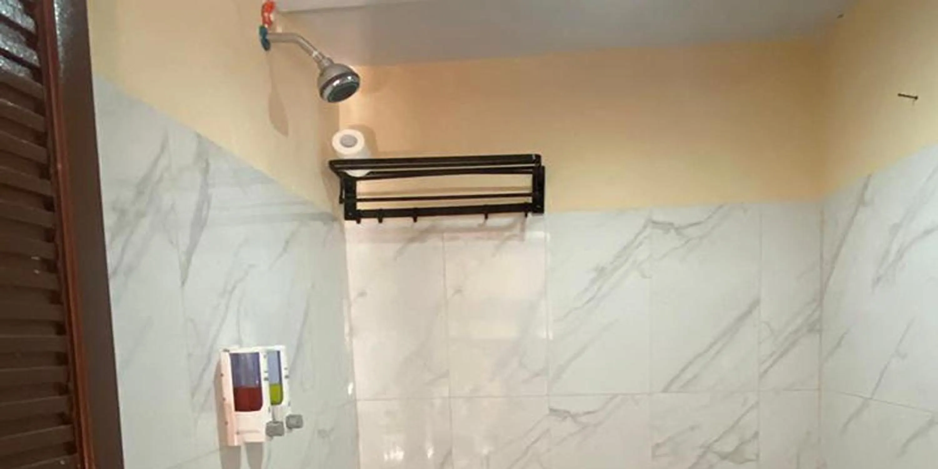 Bathroom in Hotel Lallangan