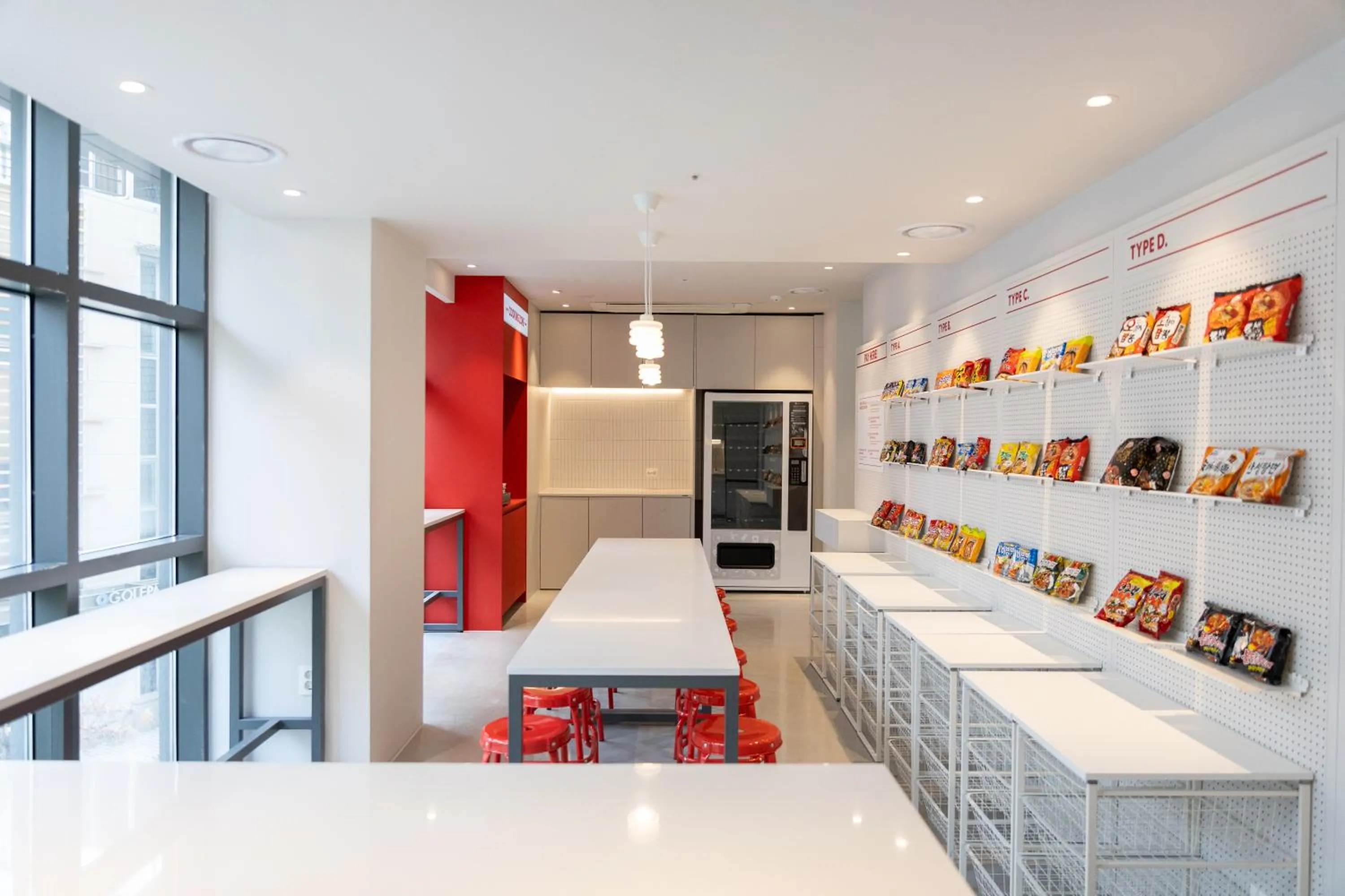 Communal kitchen in HOMES Red Myeongdong