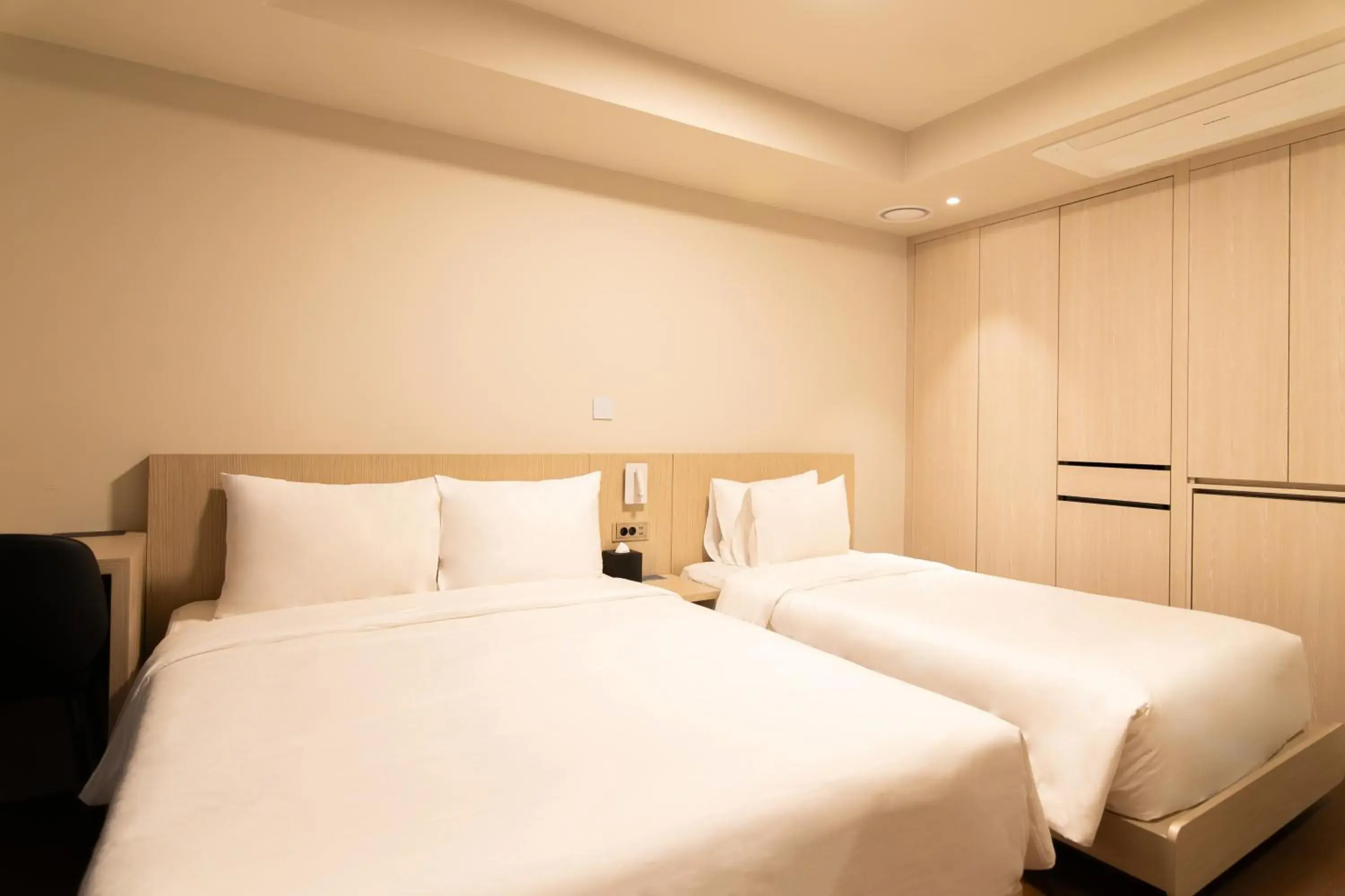 Standard Family Twin Room in HOMES Red Myeongdong Standard Family Twin Room in HOMES Red Myeongdong