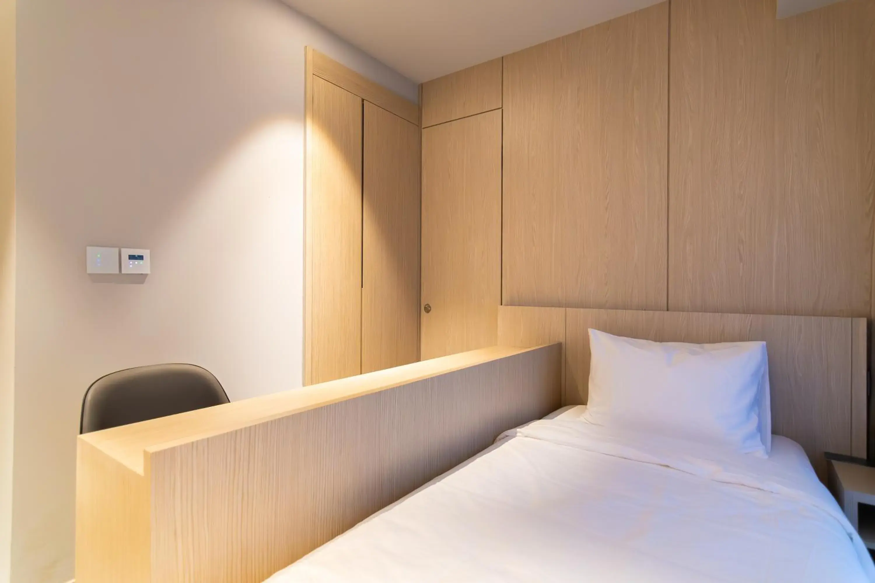 Bed in HOMES Red Myeongdong Bed in HOMES Red Myeongdong