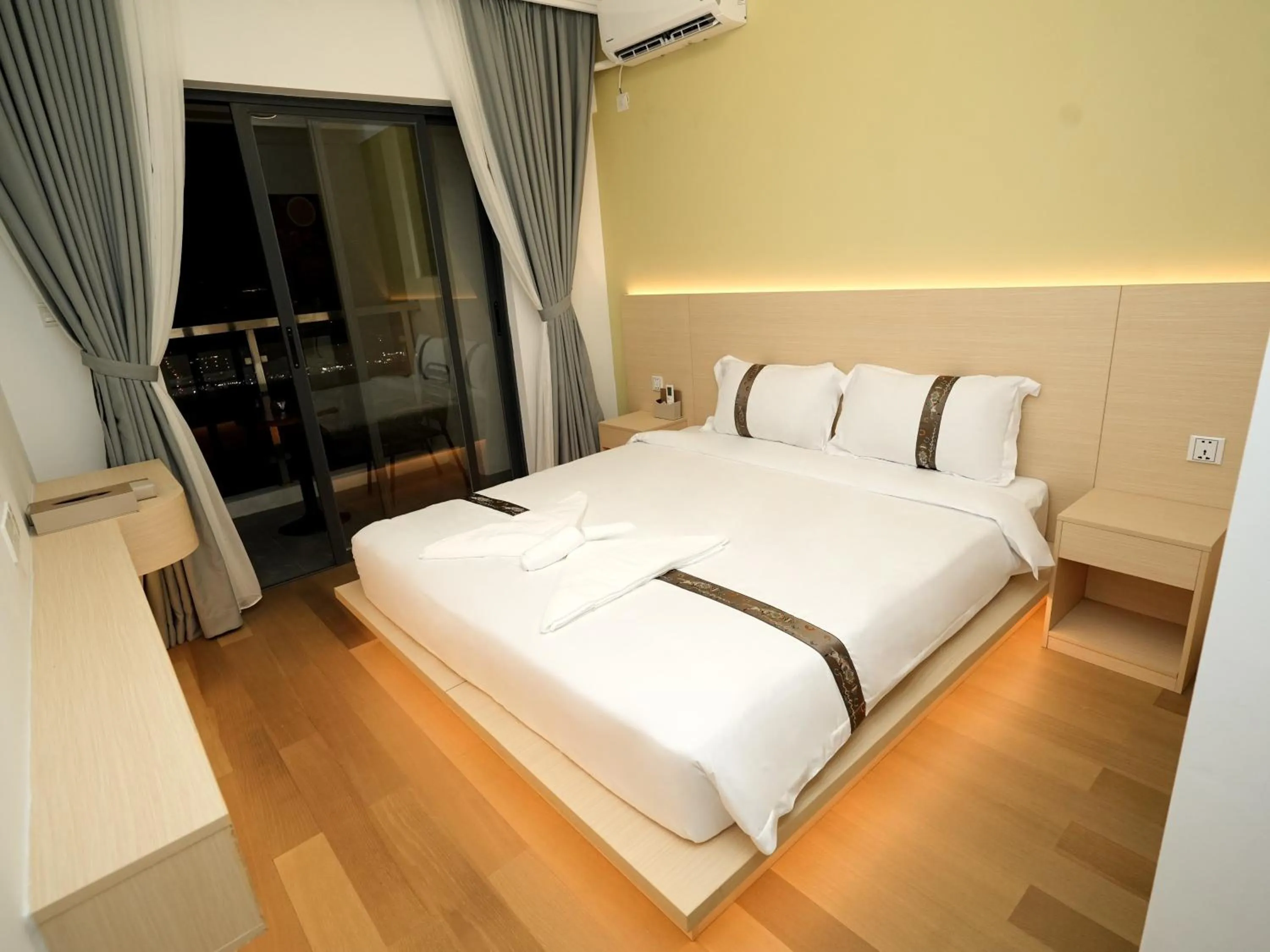 Photo of the whole room, Bed in X One Hotel