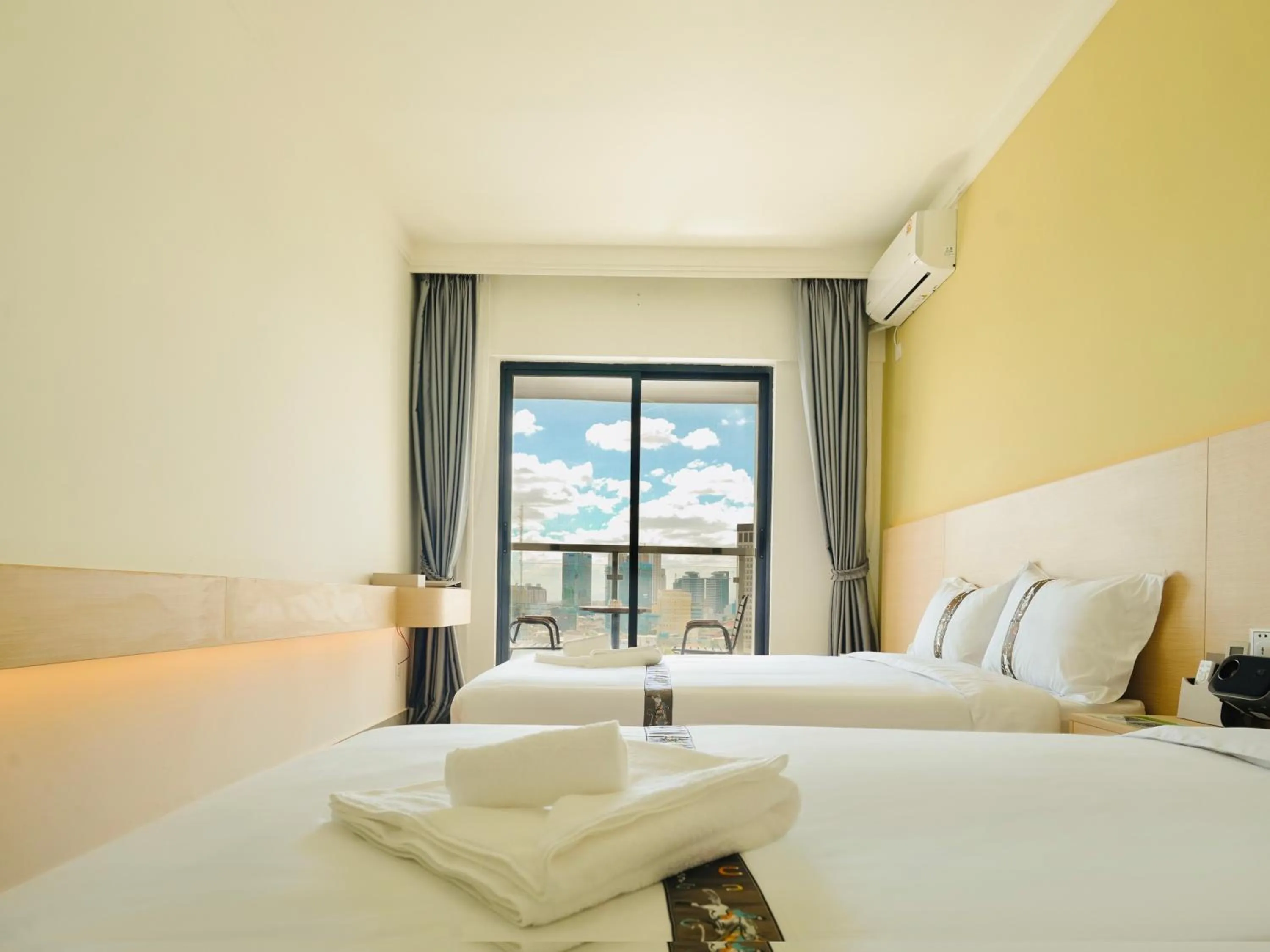 Bedroom, Bed in X One Hotel