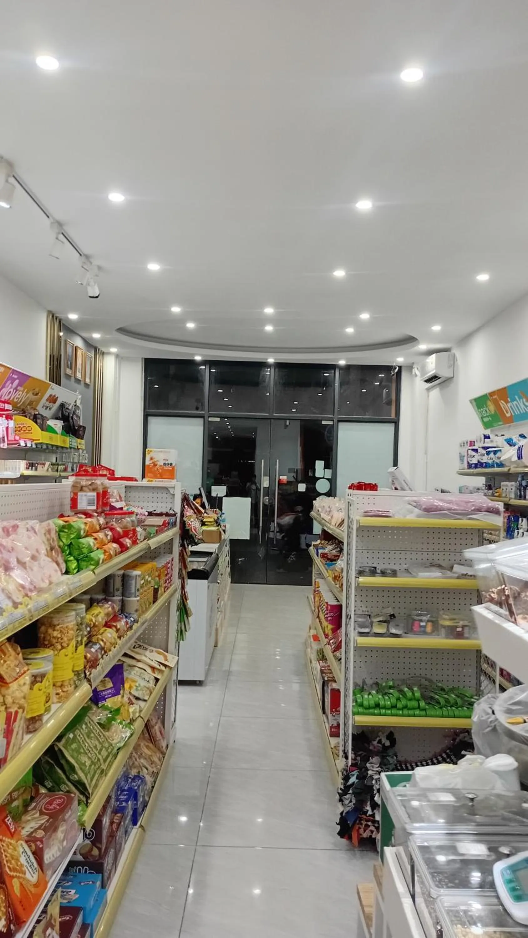 On-site shops in X One Hotel