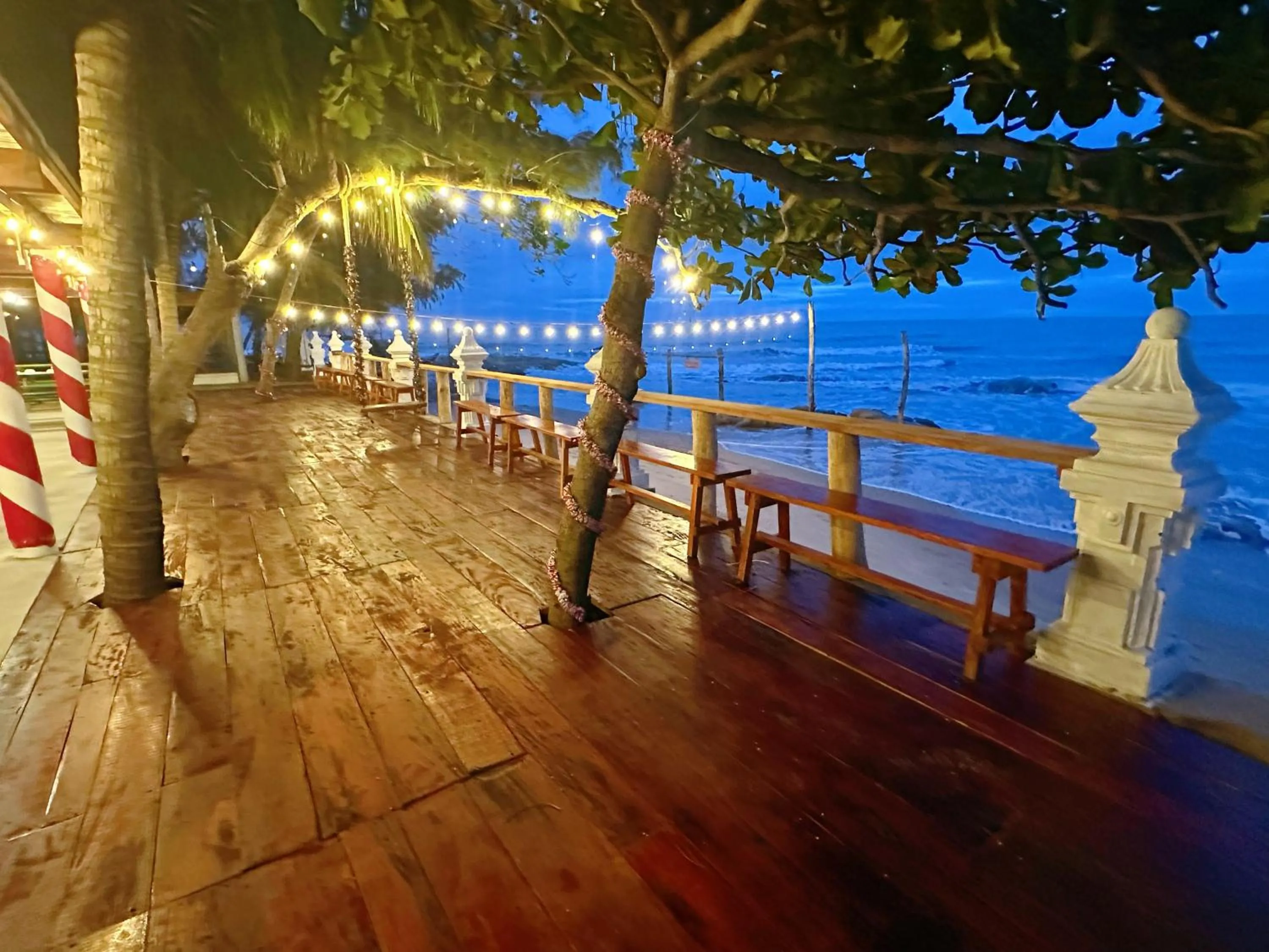 Waikiki Lagi Beach homestay & restaurant