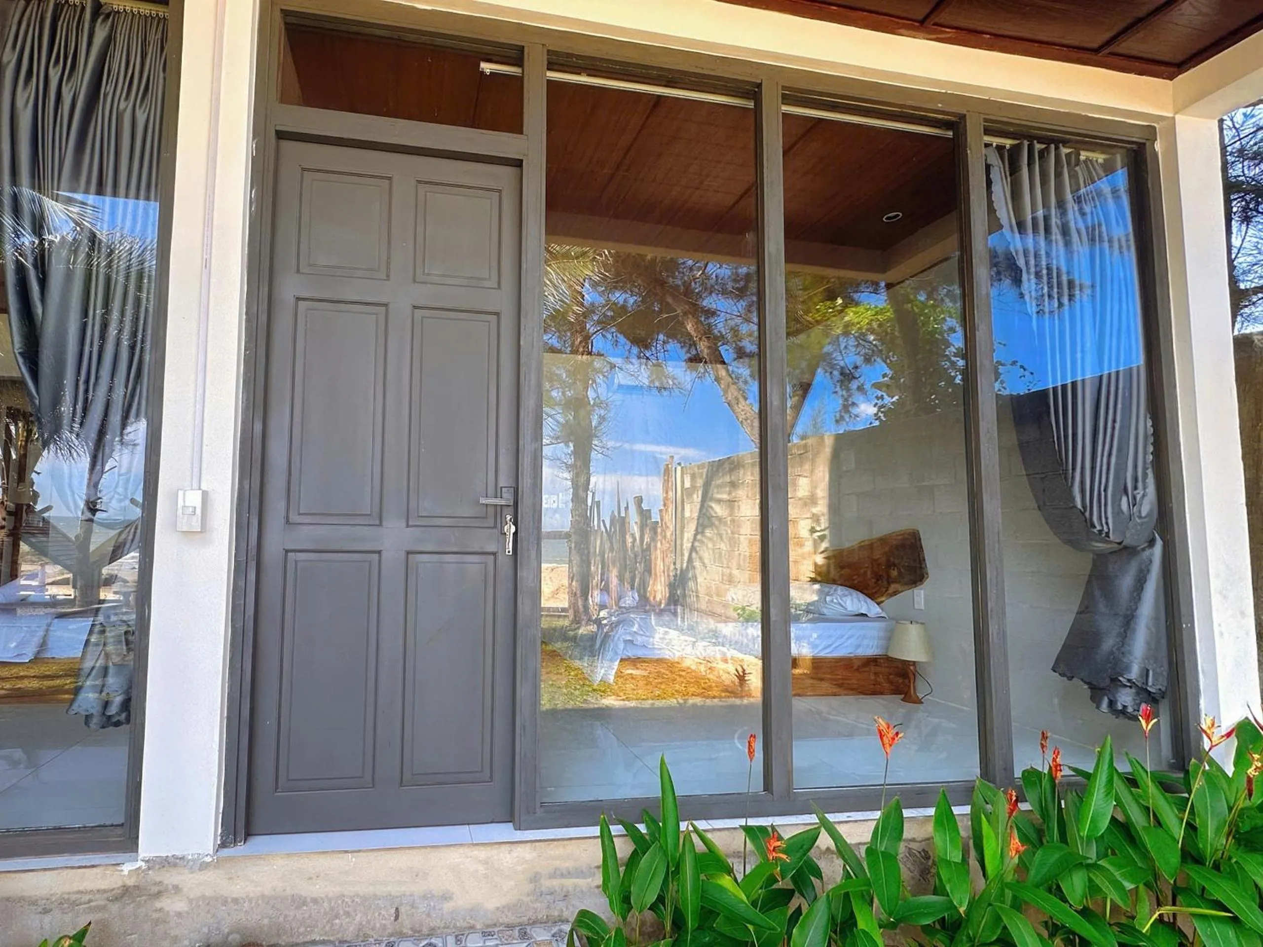 Waikiki Lagi Beach homestay & restaurant