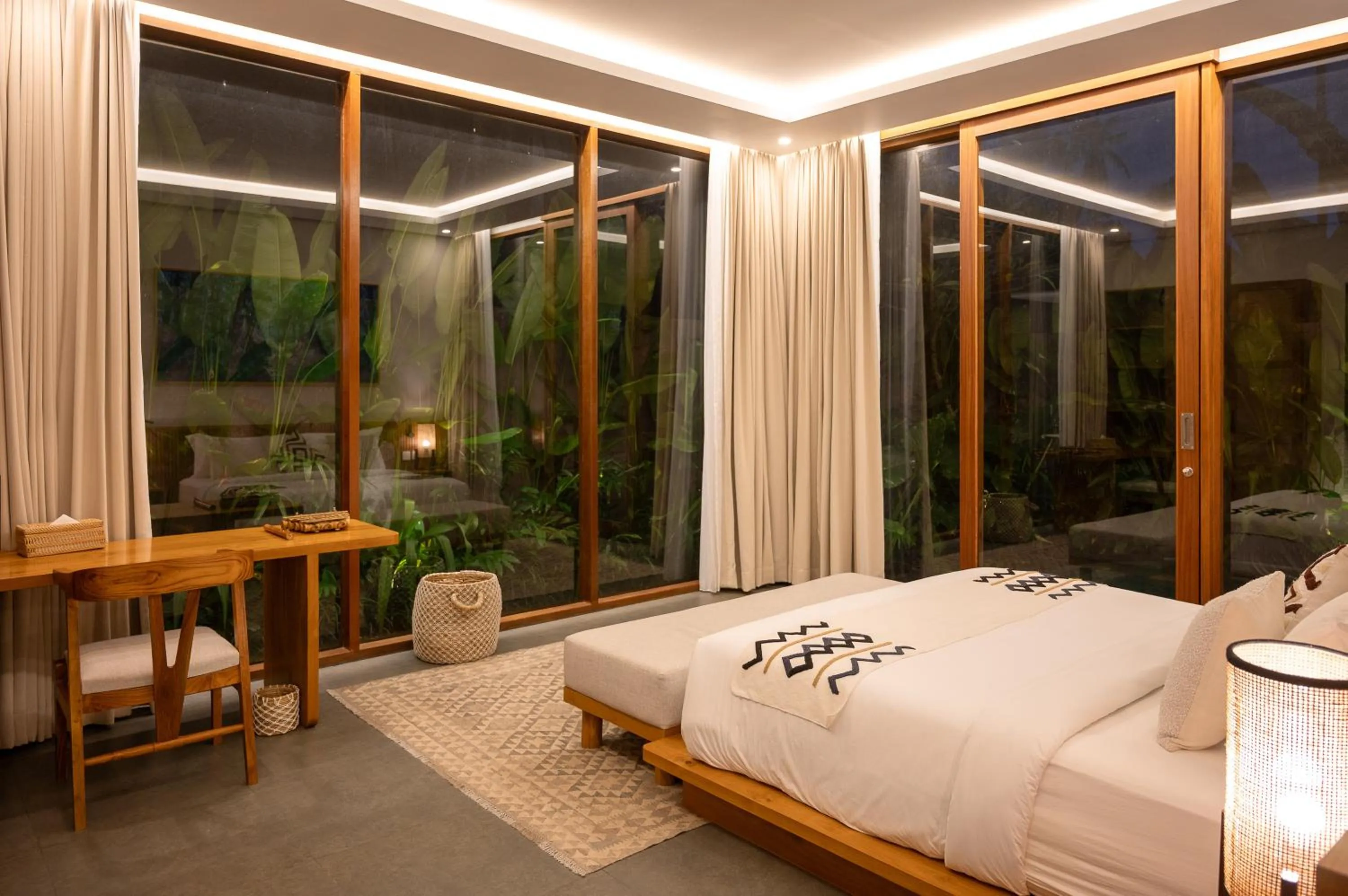 Bed in Villa Suarga Des Anicca