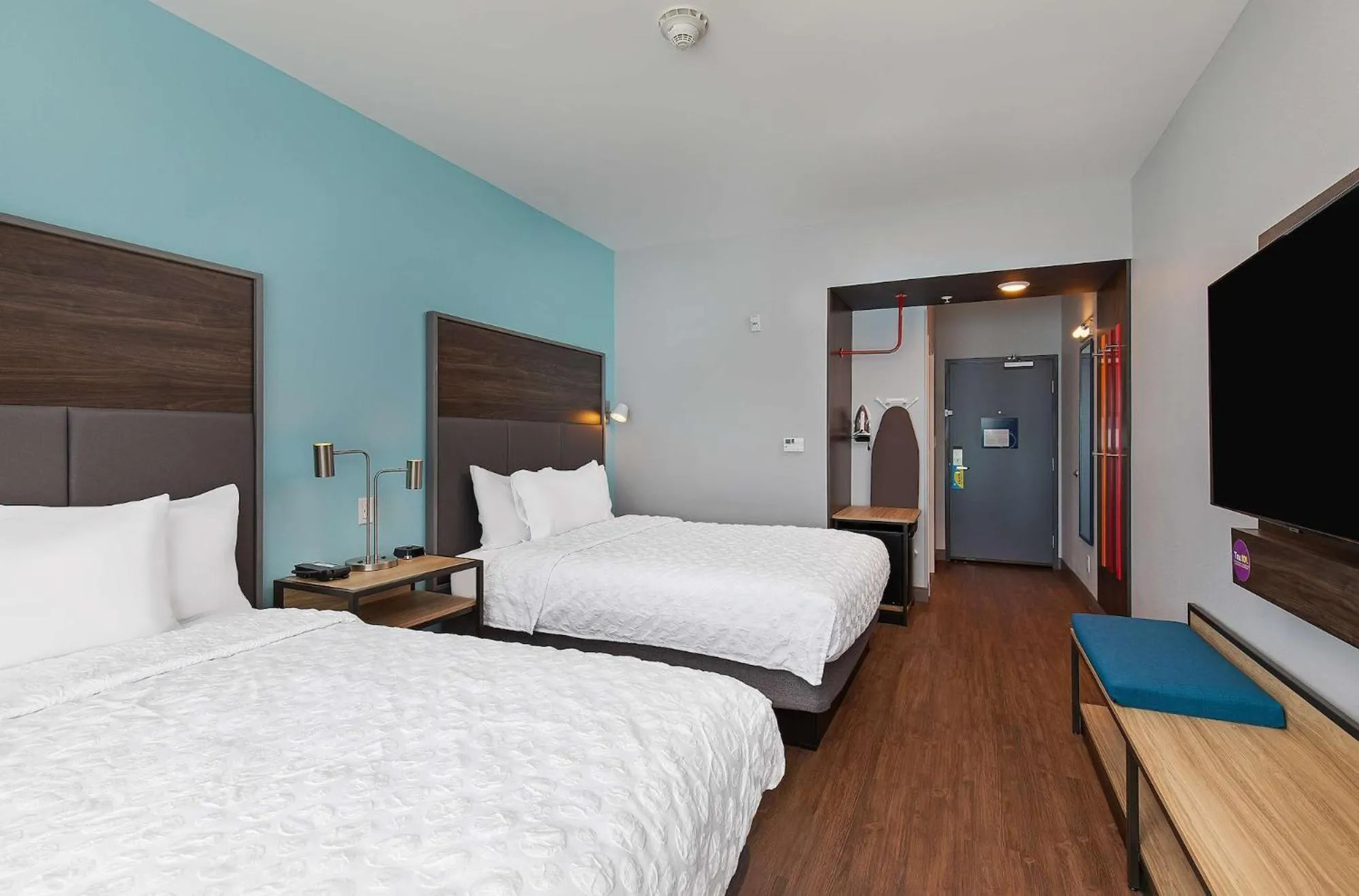 Photo of the whole room, Bed in Tru By Hilton Stockbridge