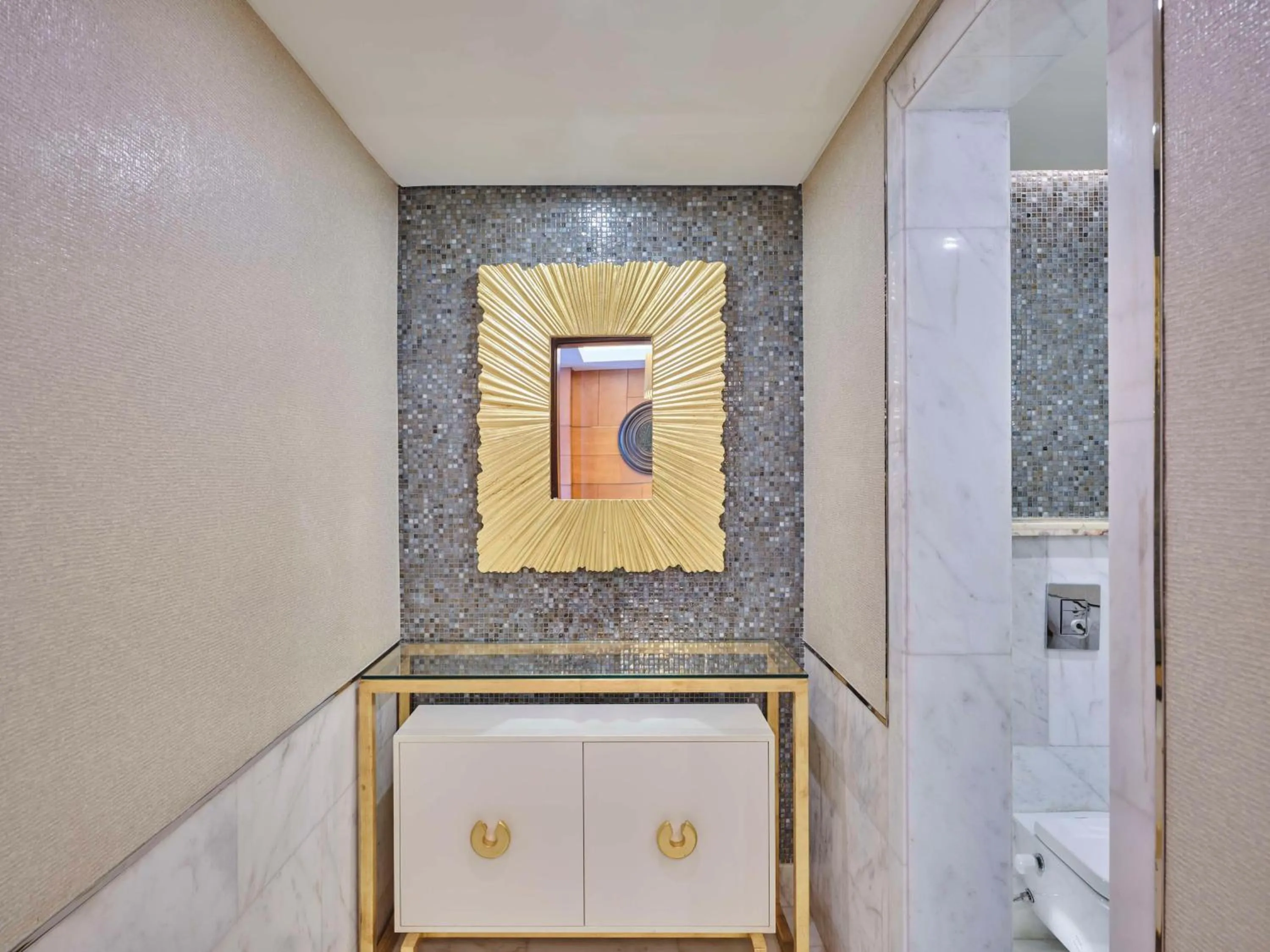 Bathroom in Hilton Cairo Nile Maadi