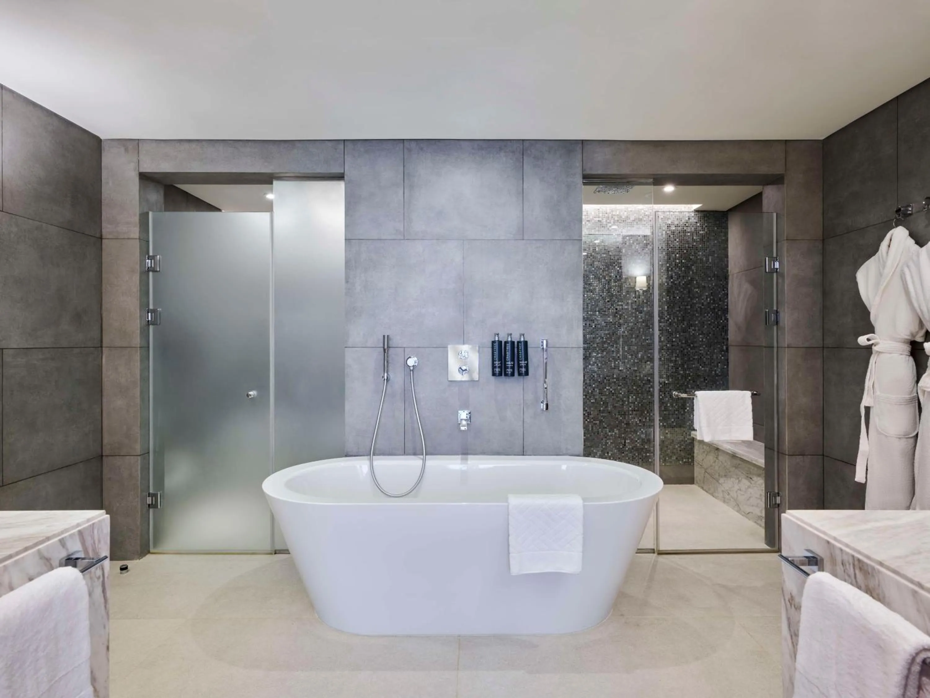 Bathroom in Hilton Cairo Nile Maadi