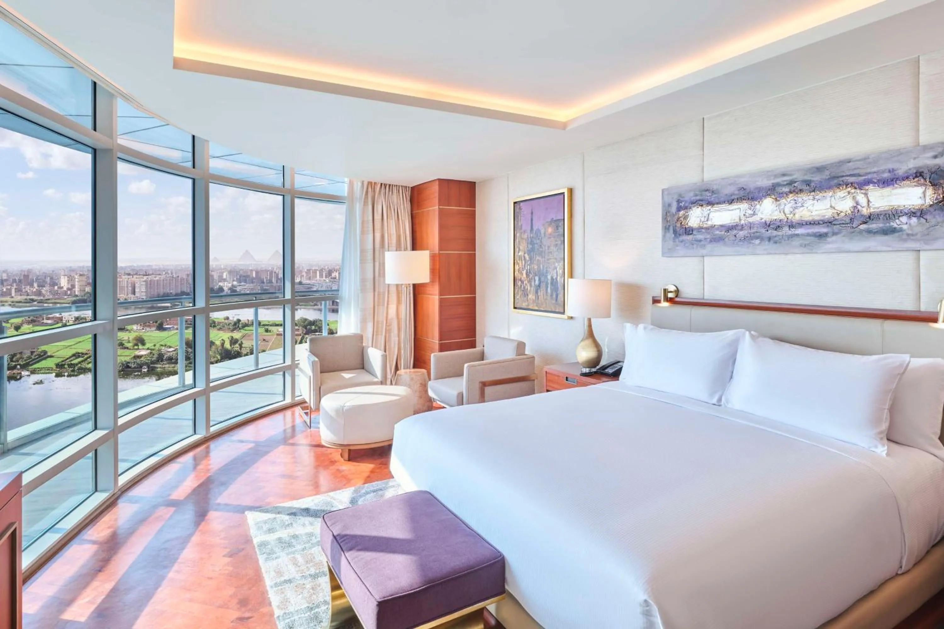 Bed in Hilton Cairo Nile Maadi