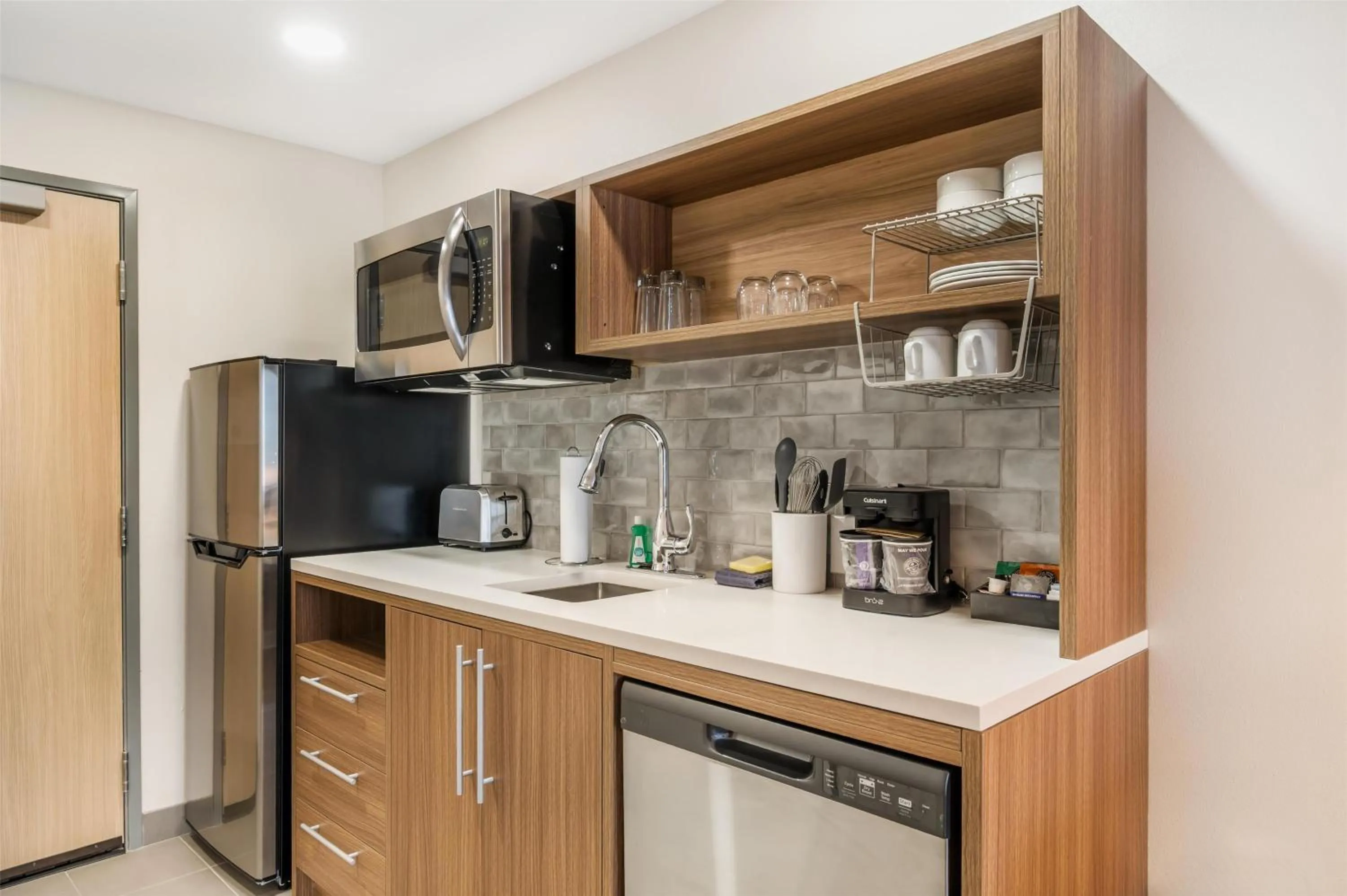 Kitchen or kitchenette in Home2 Suites By Hilton Harrisonburg University