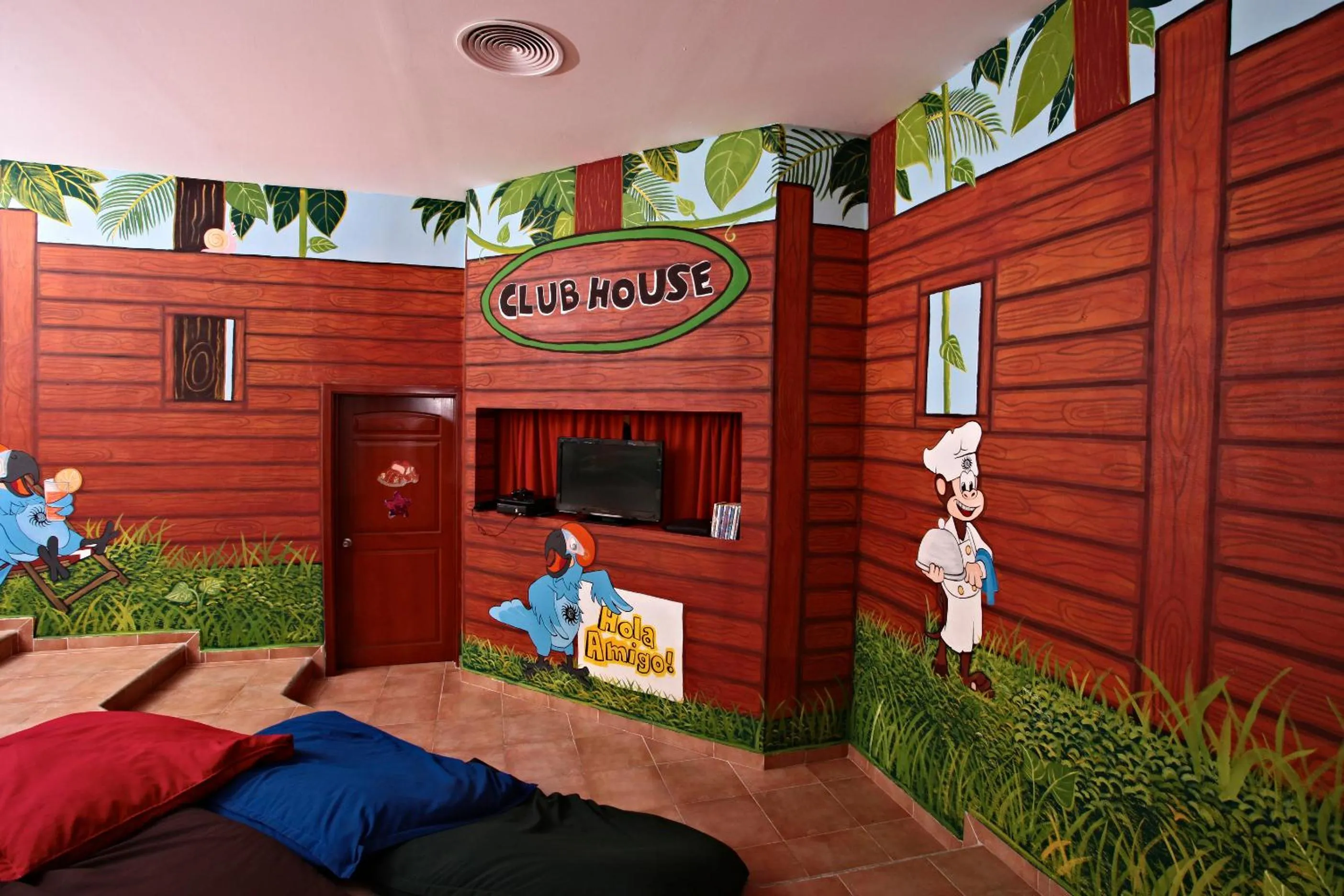 Communal lounge/ TV room in Bahia Principe Grand Coba - All Inclusive