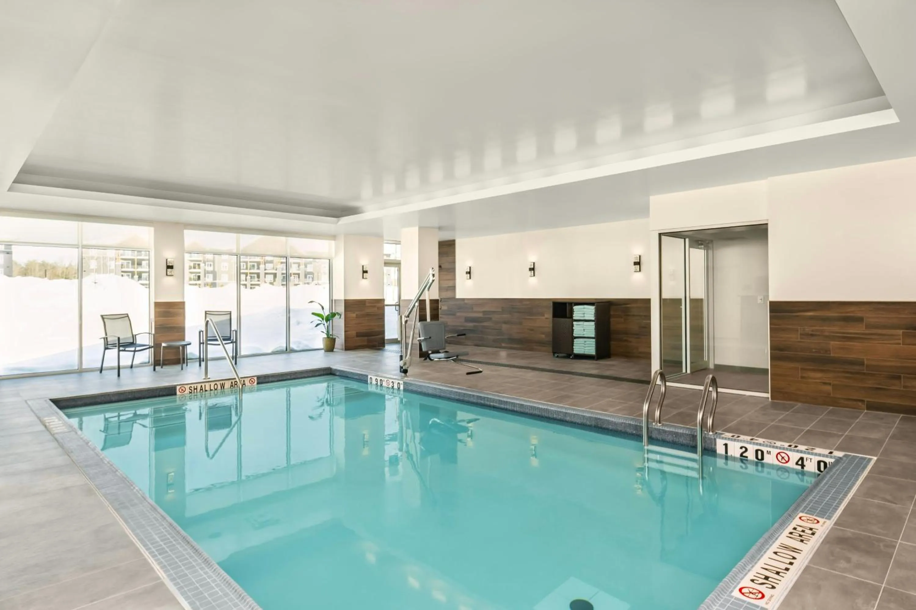 Swimming pool in Fairfield by Marriott Inn & Suites Gravenhurst Muskoka