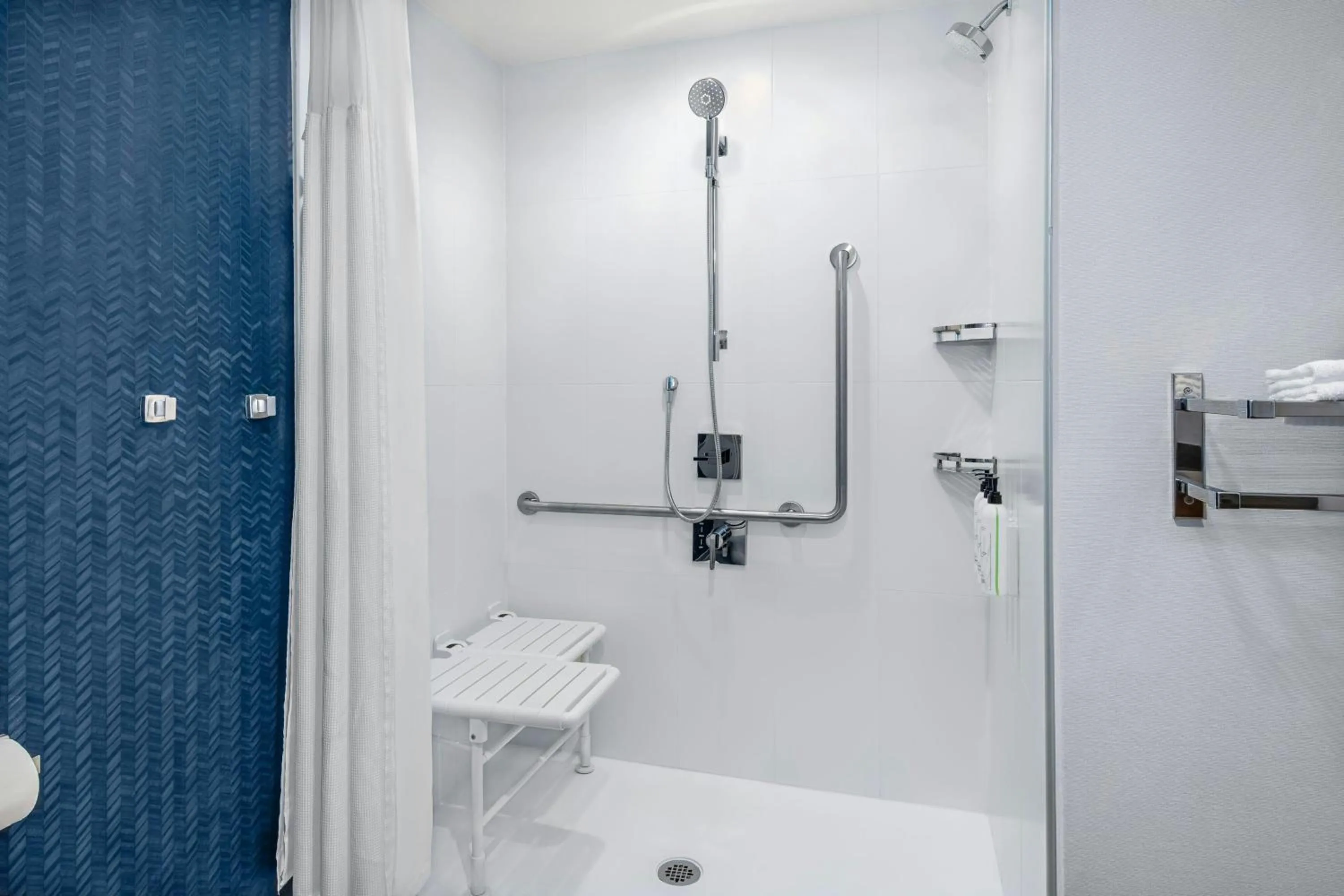 Bathroom in Fairfield by Marriott Inn & Suites Gravenhurst Muskoka