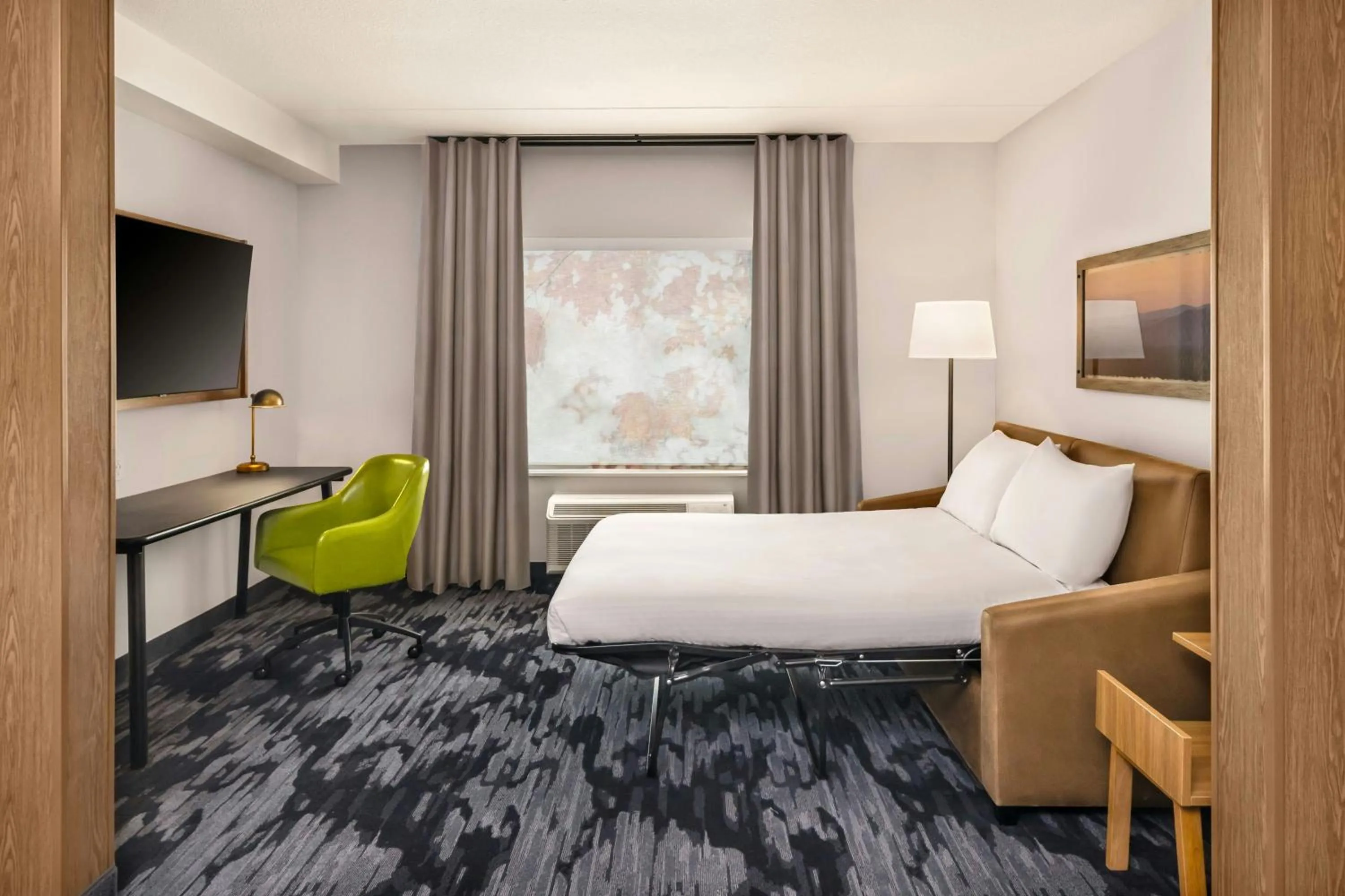 Photo of the whole room, Bed in Fairfield by Marriott Inn & Suites Gravenhurst Muskoka