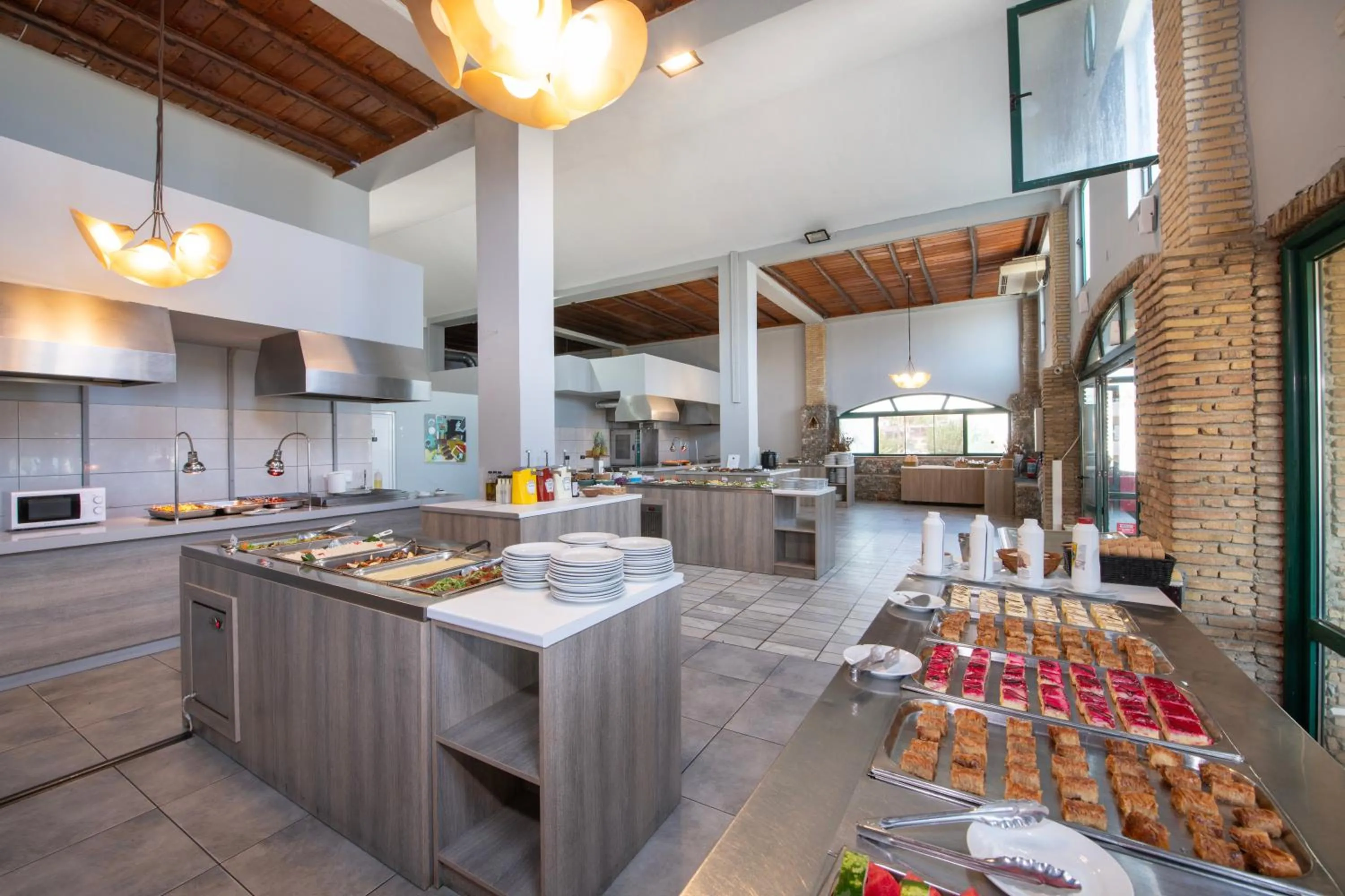 Food and drinks in Mare Village Hotel