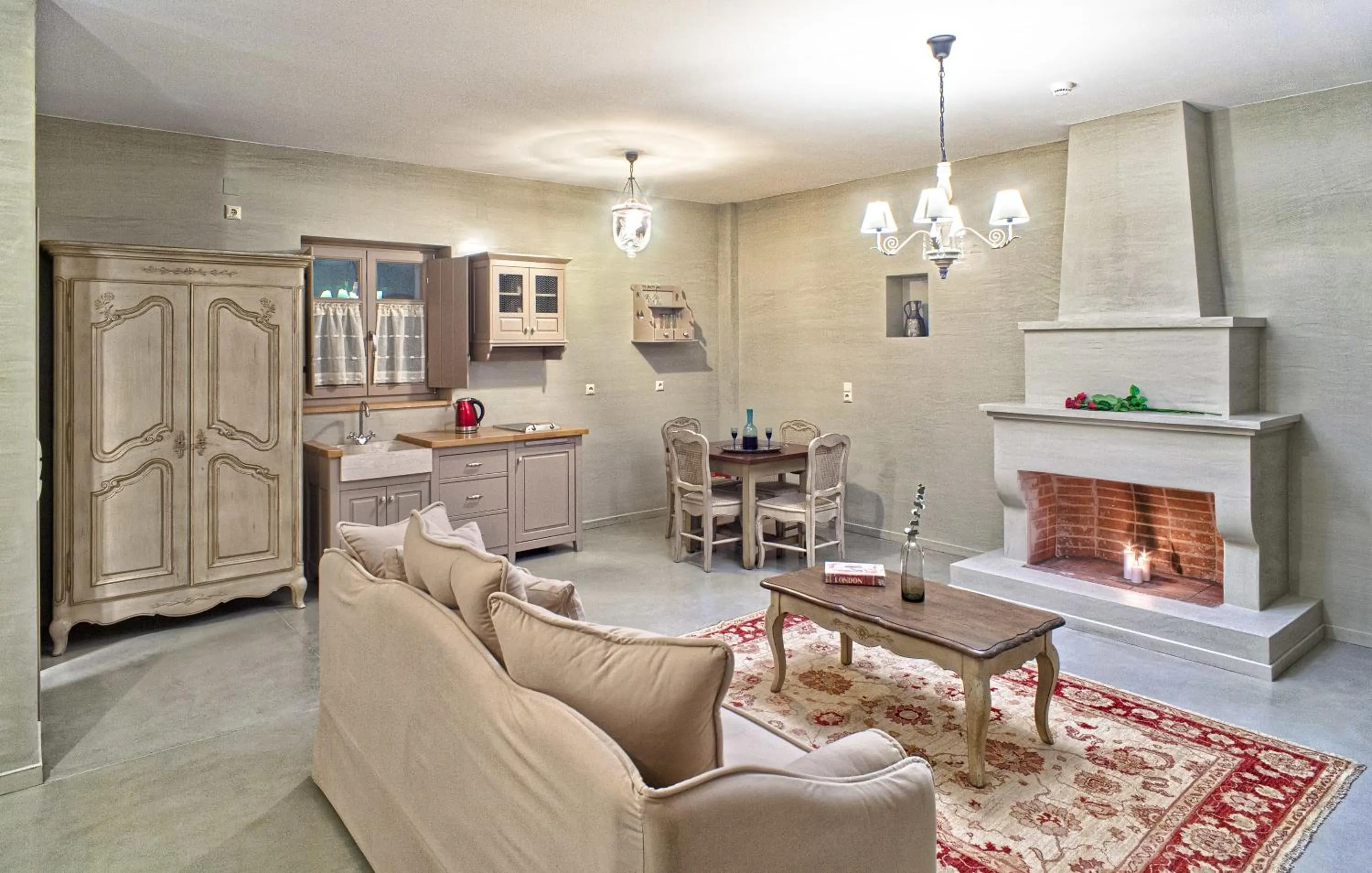 Hot Tub in Haones Suites