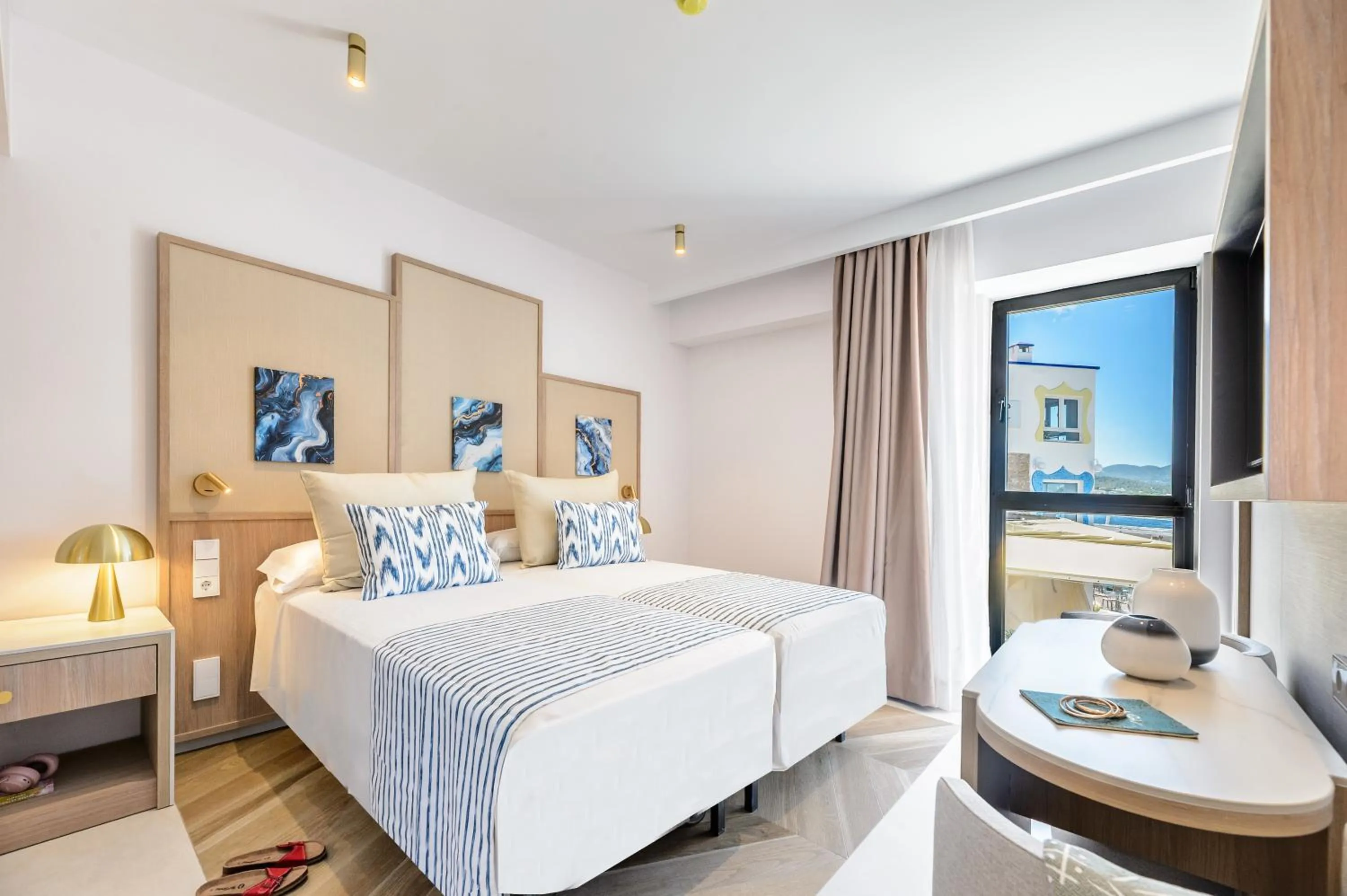 Photo of the whole room, Bed in Hotel Vibra Yamm Sunset -New Opening 2025