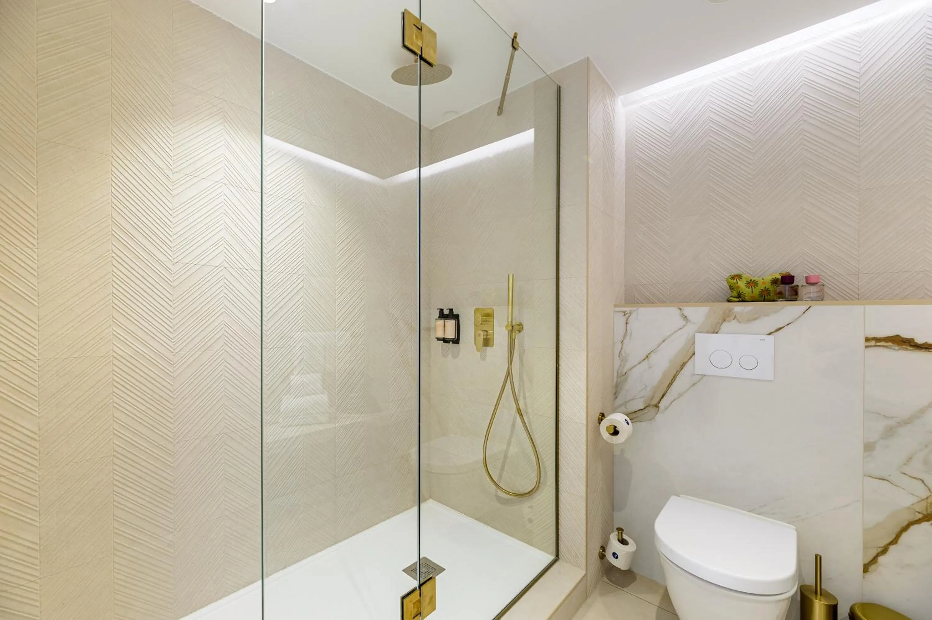 Shower in Hotel Vibra Yamm Sunset -New Opening 2025