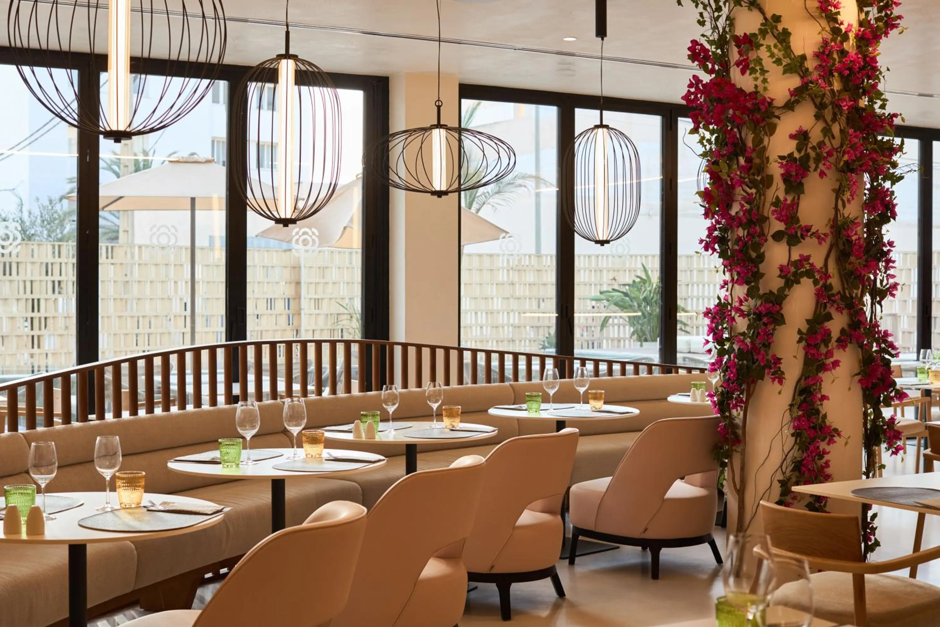 Restaurant/places to eat in Hotel Vibra Yamm Sunset -New Opening 2025