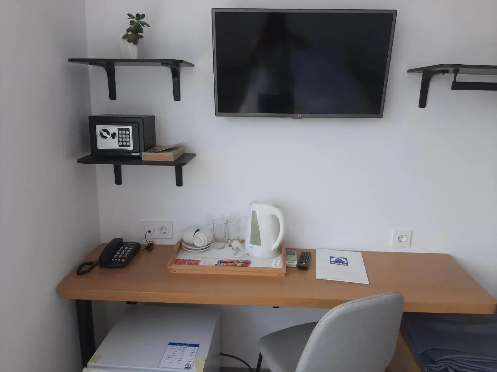 Double Room in Hotel Mistral Double Room in Hotel Mistral