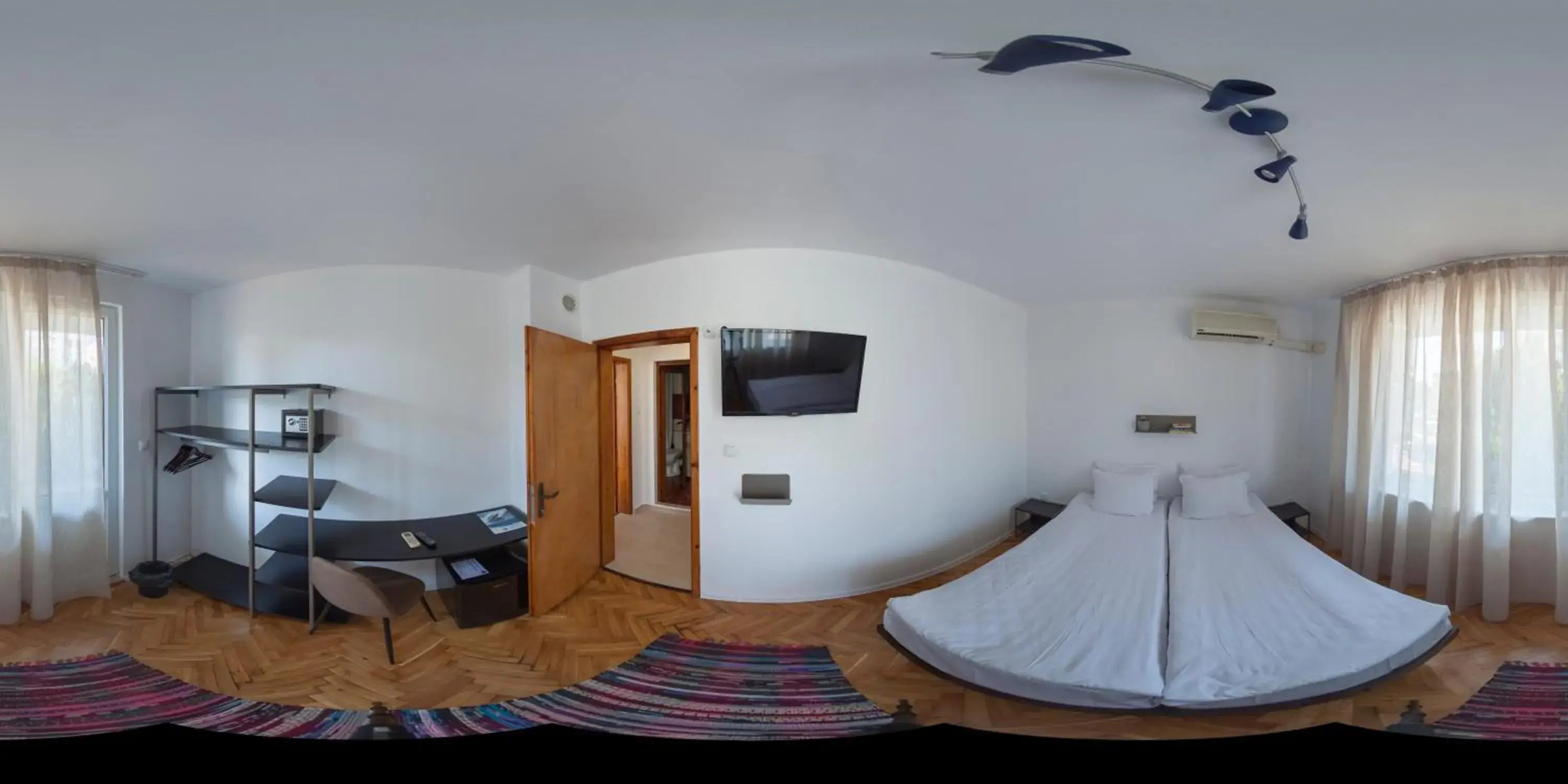 Two-Bedroom Apartment in Hotel Mistral Two-Bedroom Apartment in Hotel Mistral