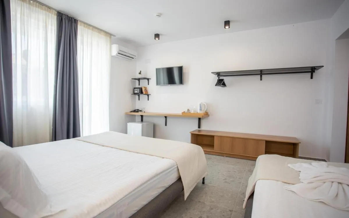 Standard Triple Room in Hotel Mistral