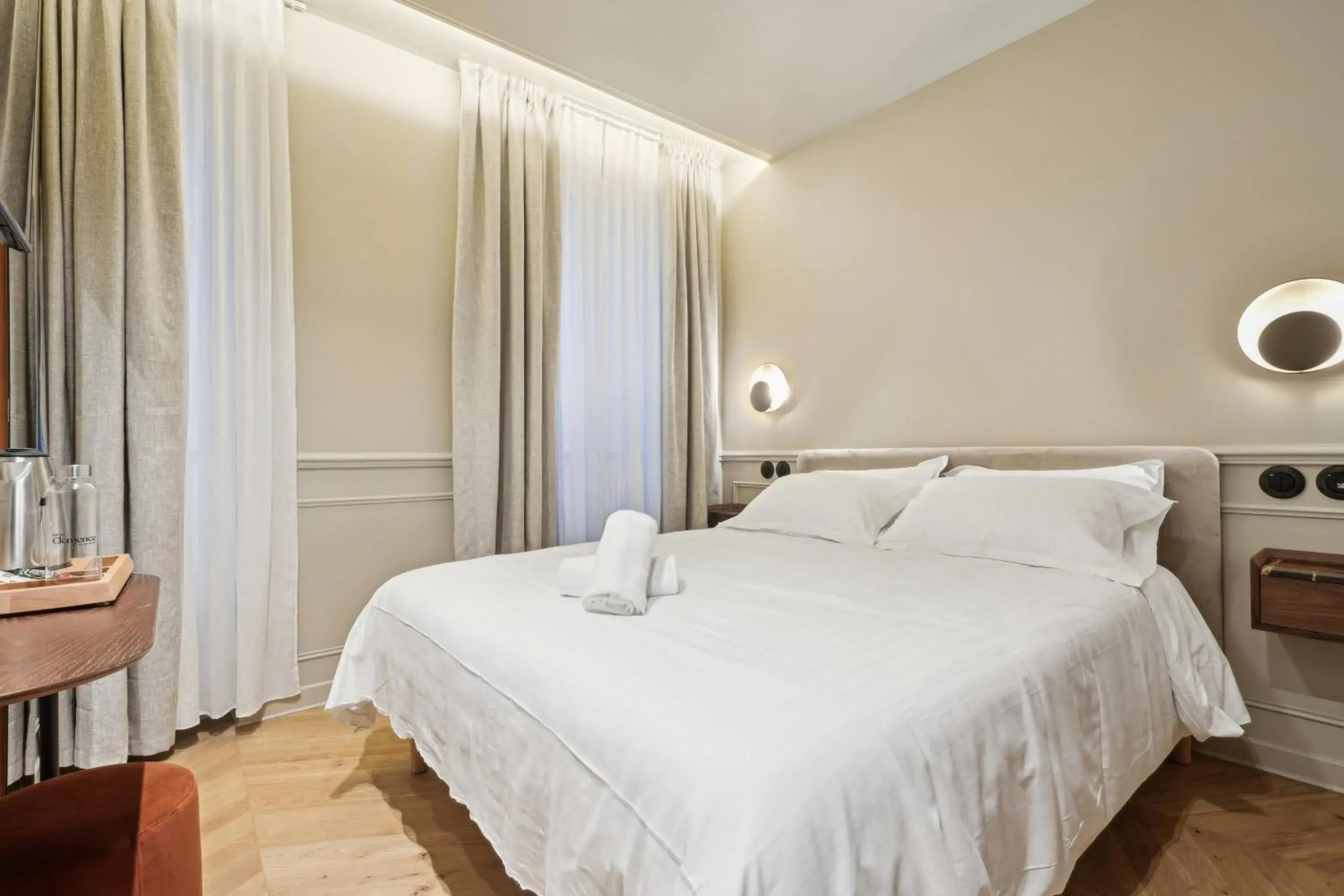 Bedroom, Bed in Hôtel Clémence Bedroom, Bed in Hôtel Clémence