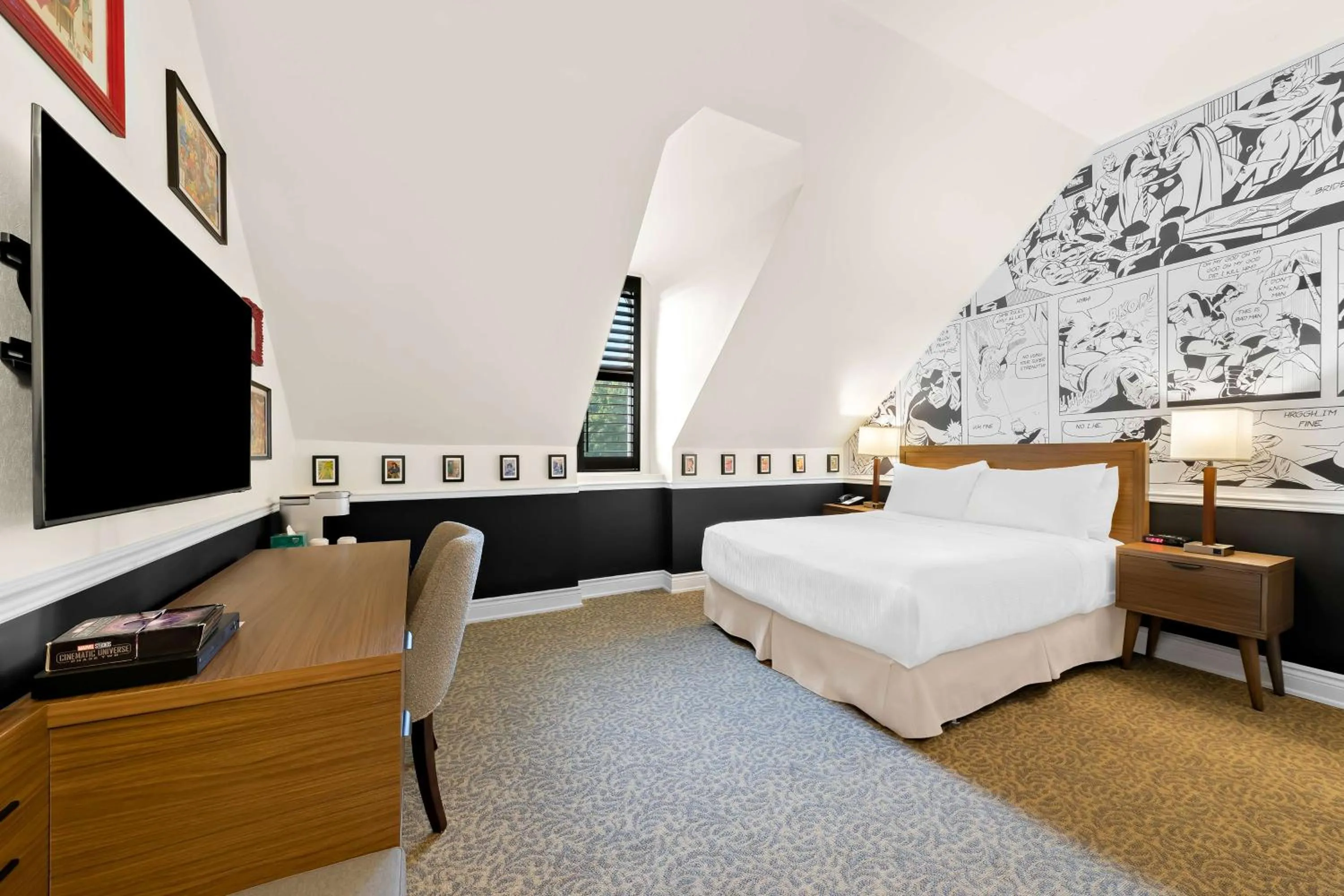 Bedroom, Bed in The Arlington Hotel - BW Signature Collection