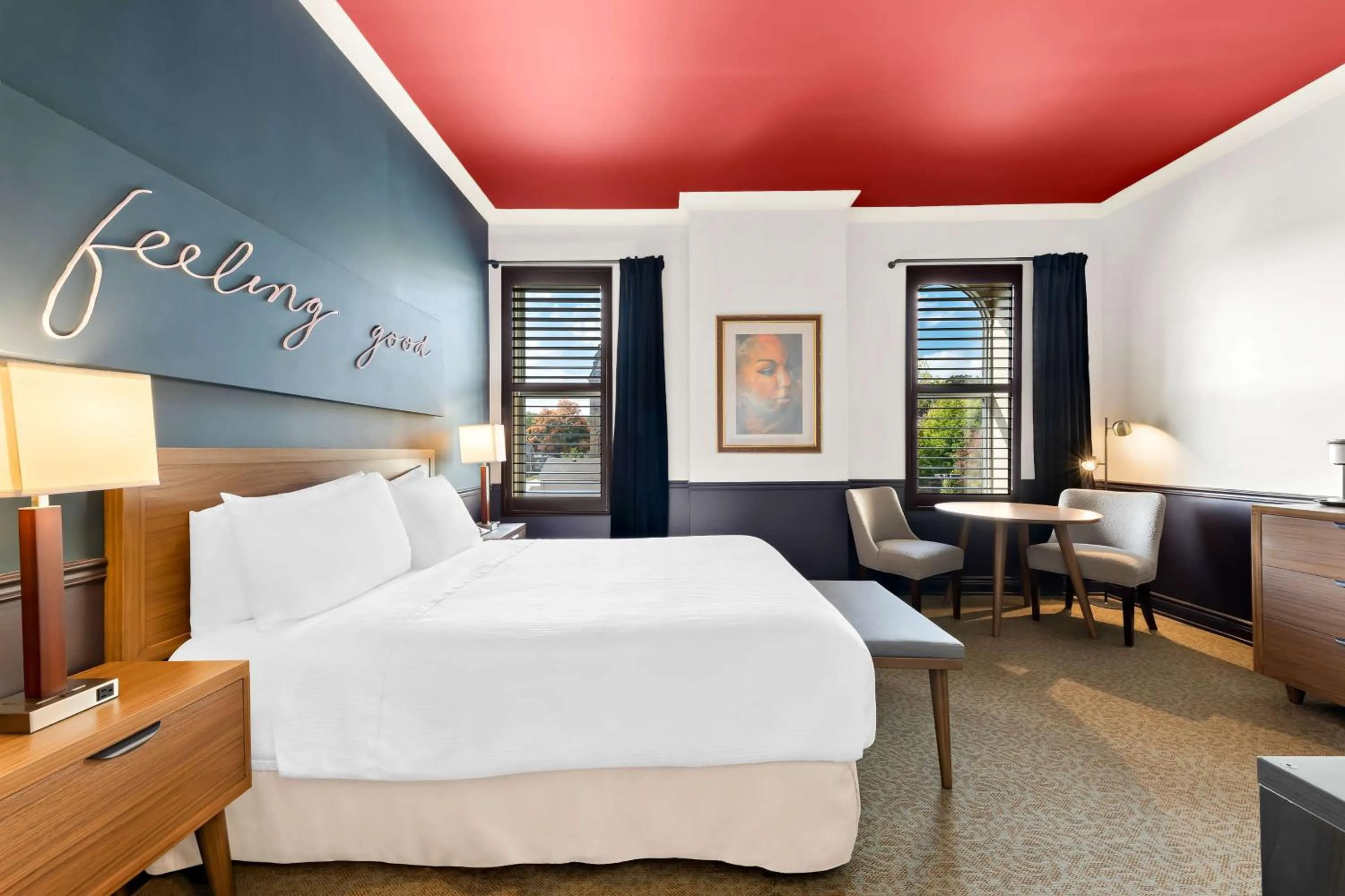 Bedroom, Bed in The Arlington Hotel - BW Signature Collection
