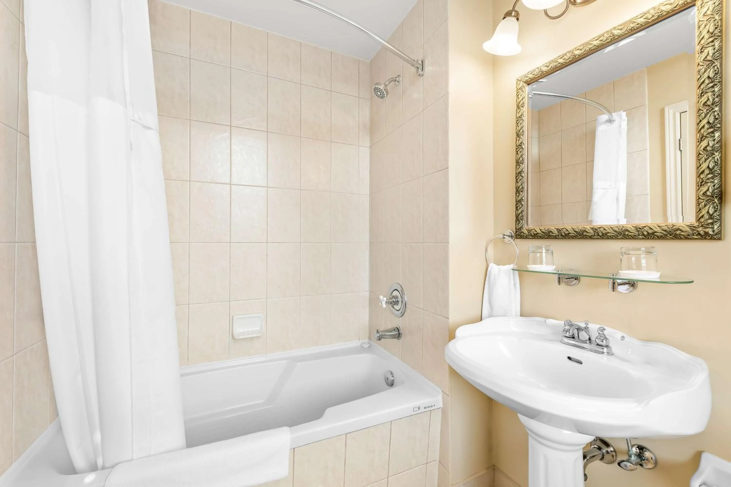 Bathroom in The Arlington Hotel - BW Signature Collection