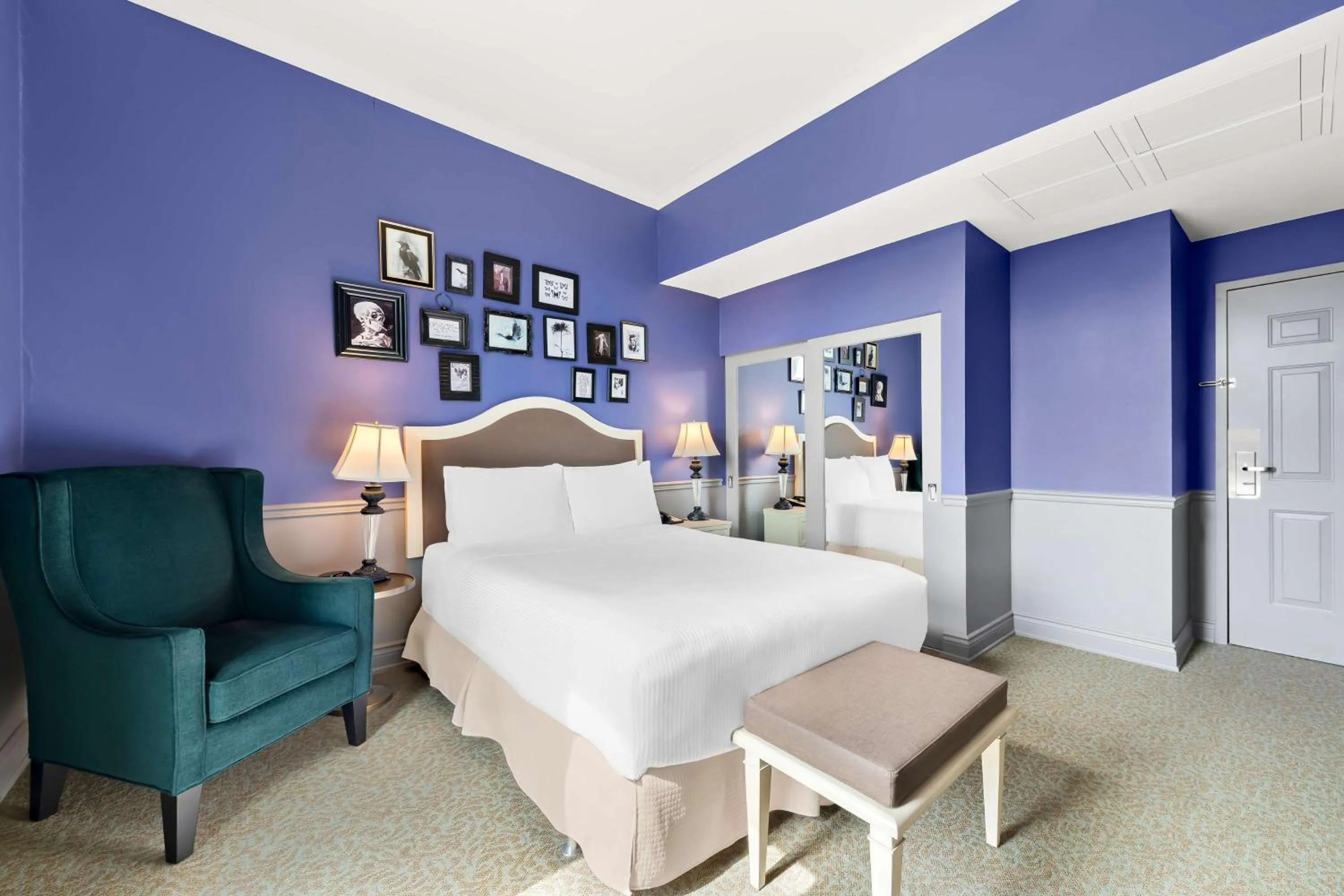 Bedroom, Bed in The Arlington Hotel - BW Signature Collection