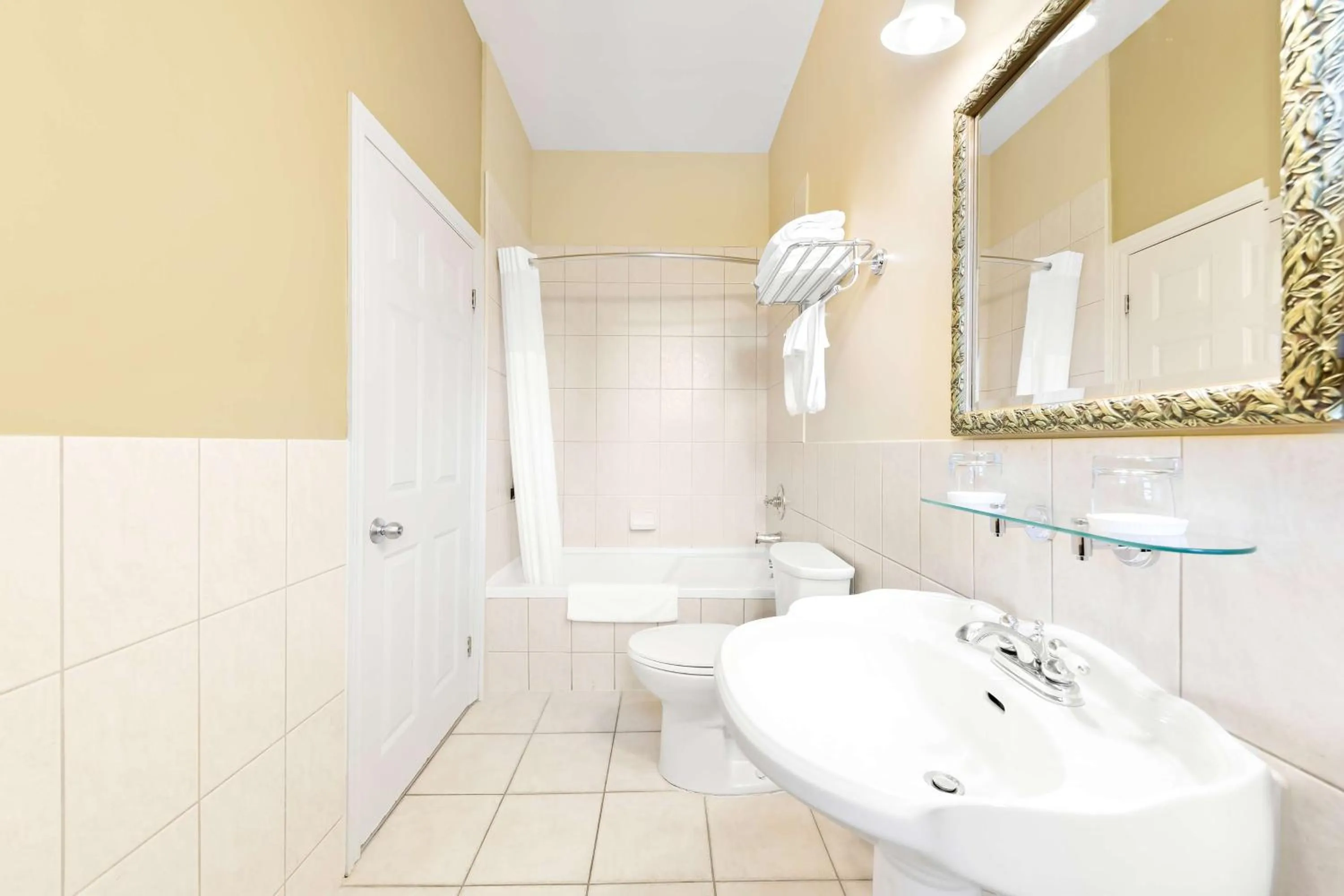 Bathroom in The Arlington Hotel - BW Signature Collection