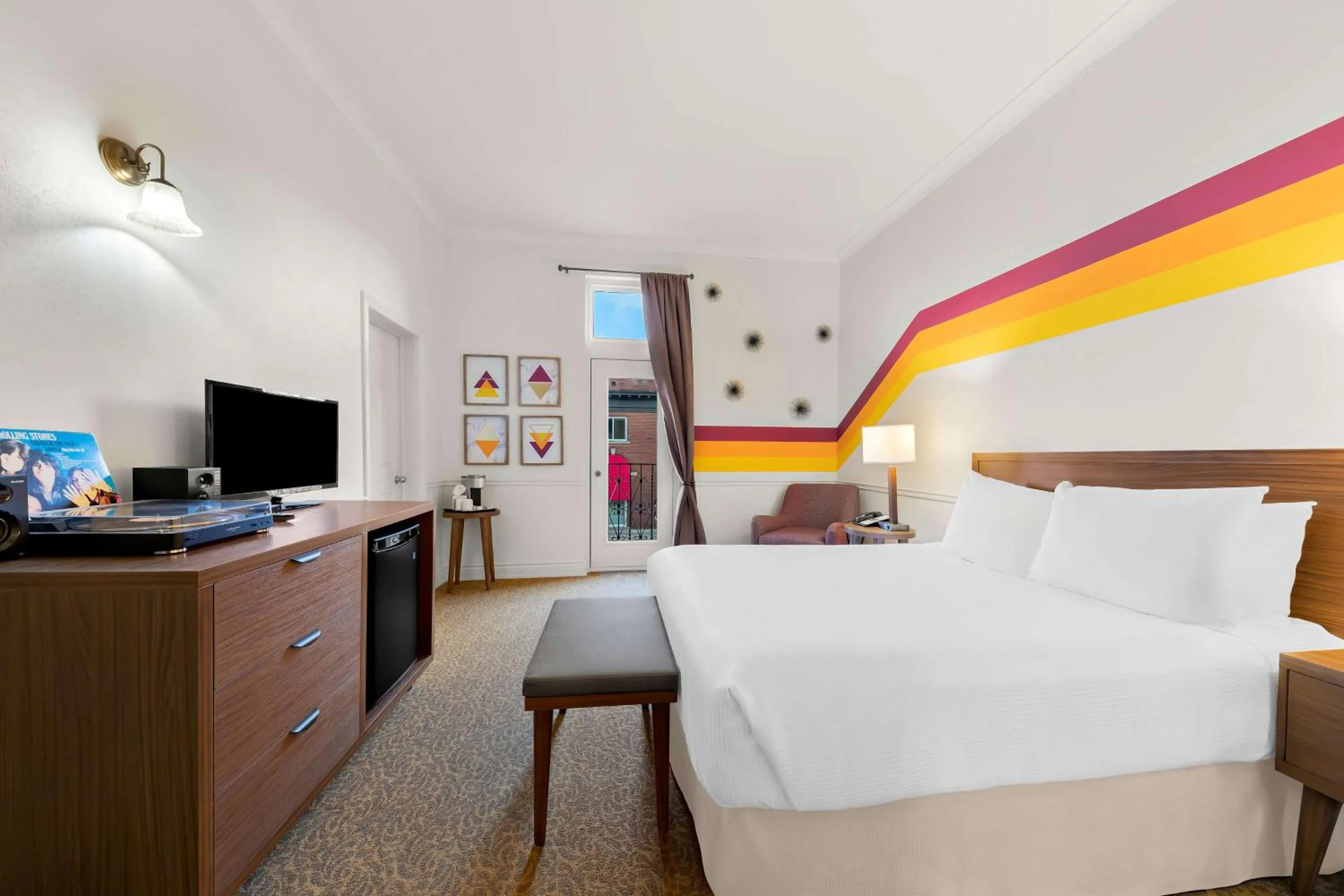 Bedroom, Bed in The Arlington Hotel - BW Signature Collection