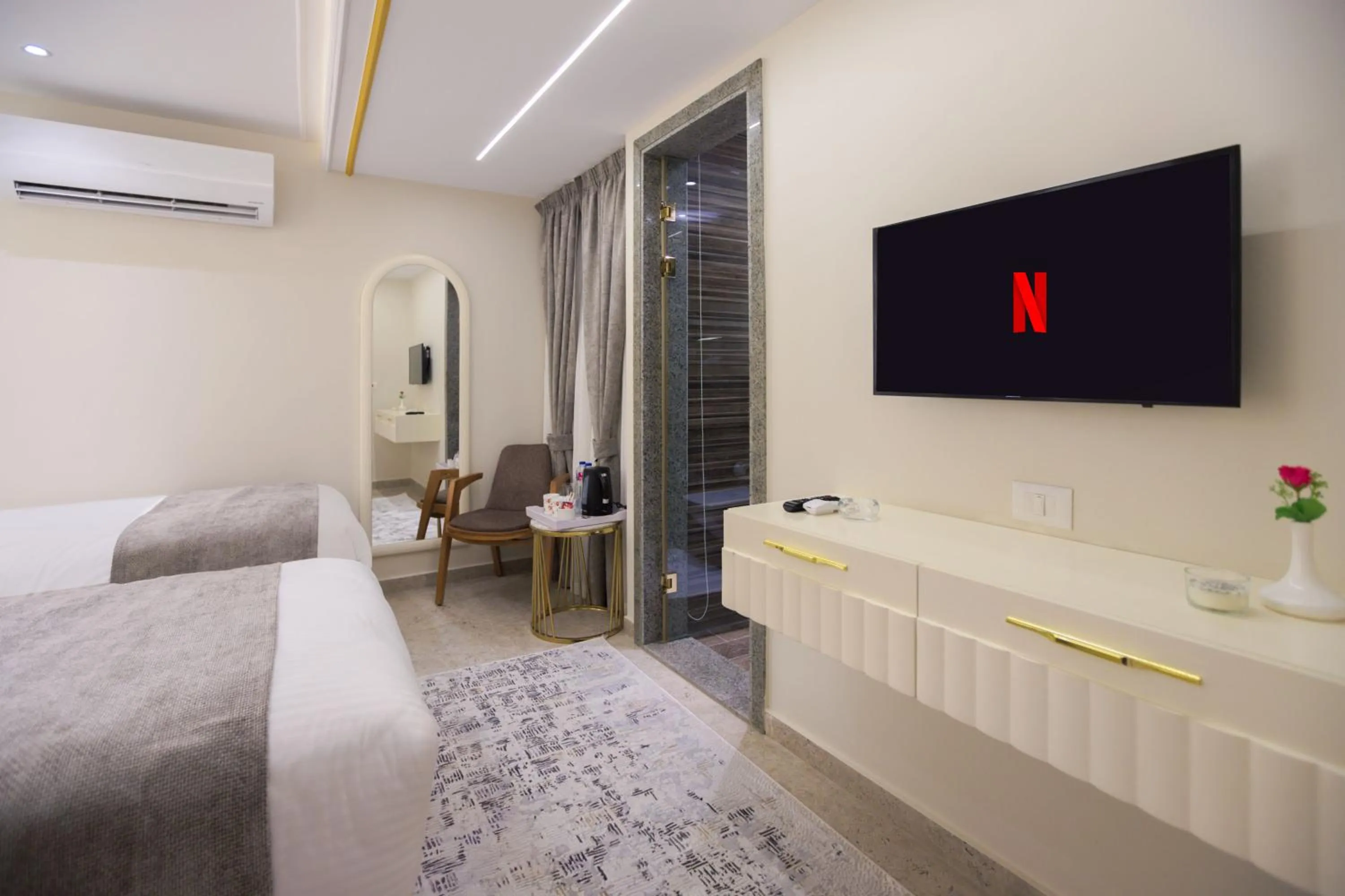 TV and multimedia, Bed in Pyramids Plateau Hotel