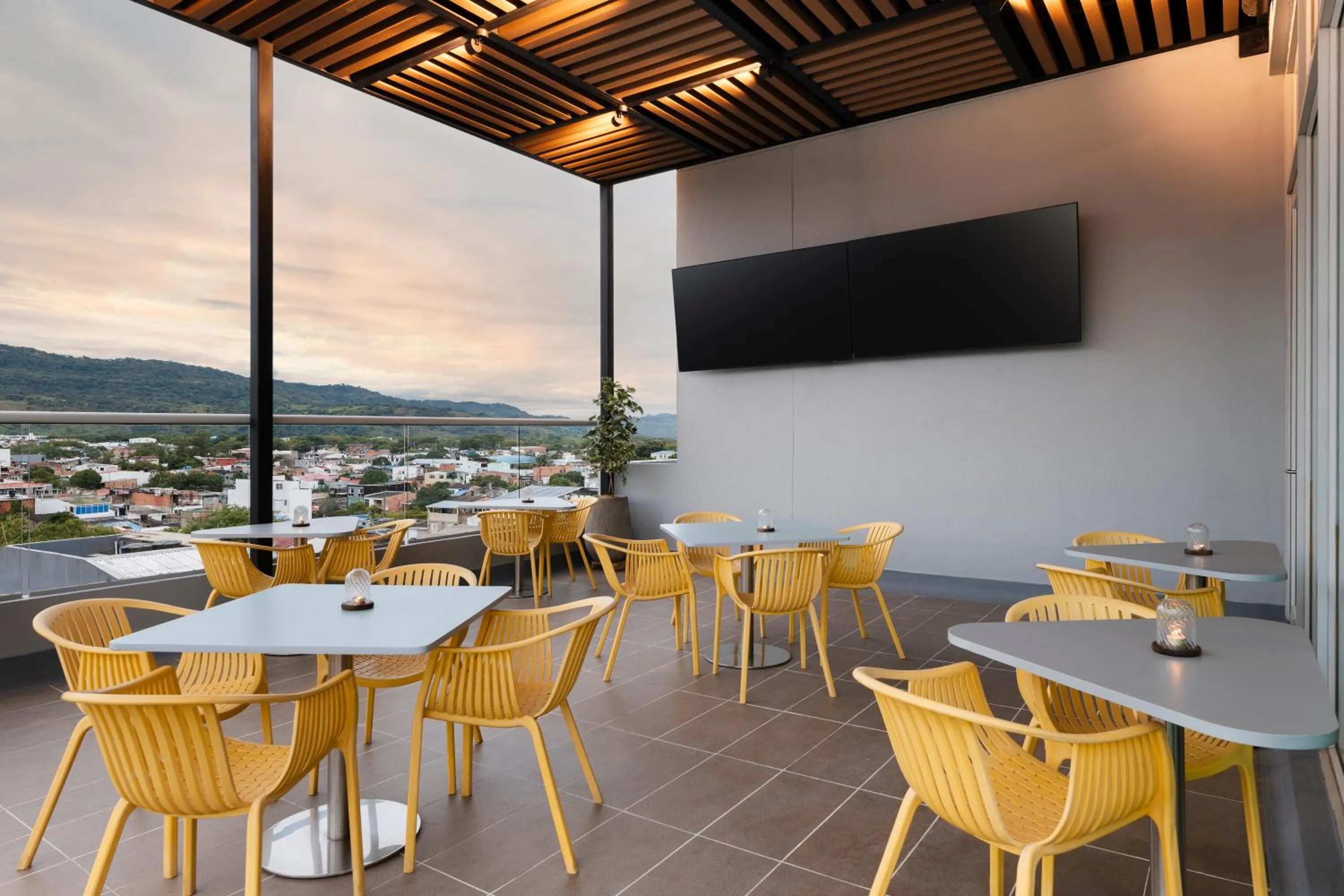 Balcony/Terrace in Hampton By Hilton Yopal