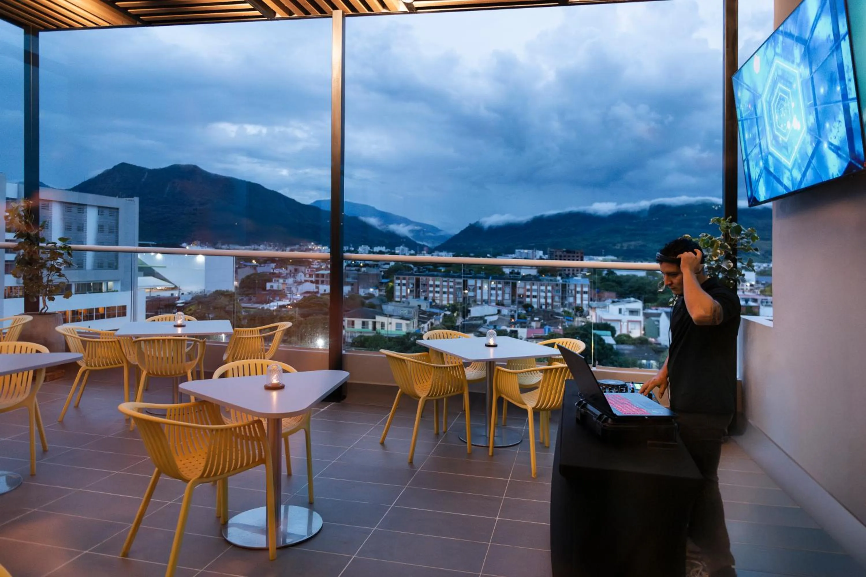 Balcony/Terrace in Hampton By Hilton Yopal