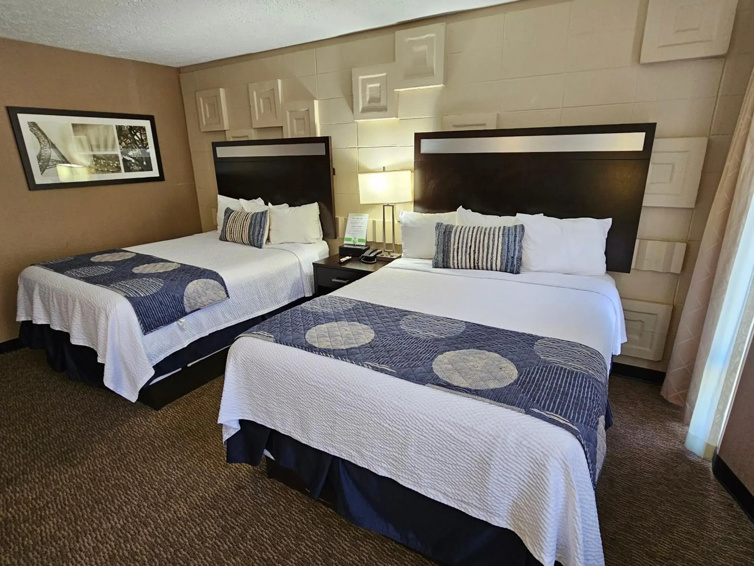 Quadruple Room - single occupancy in The Landmark Hotel Quadruple Room - single occupancy in The Landmark Hotel