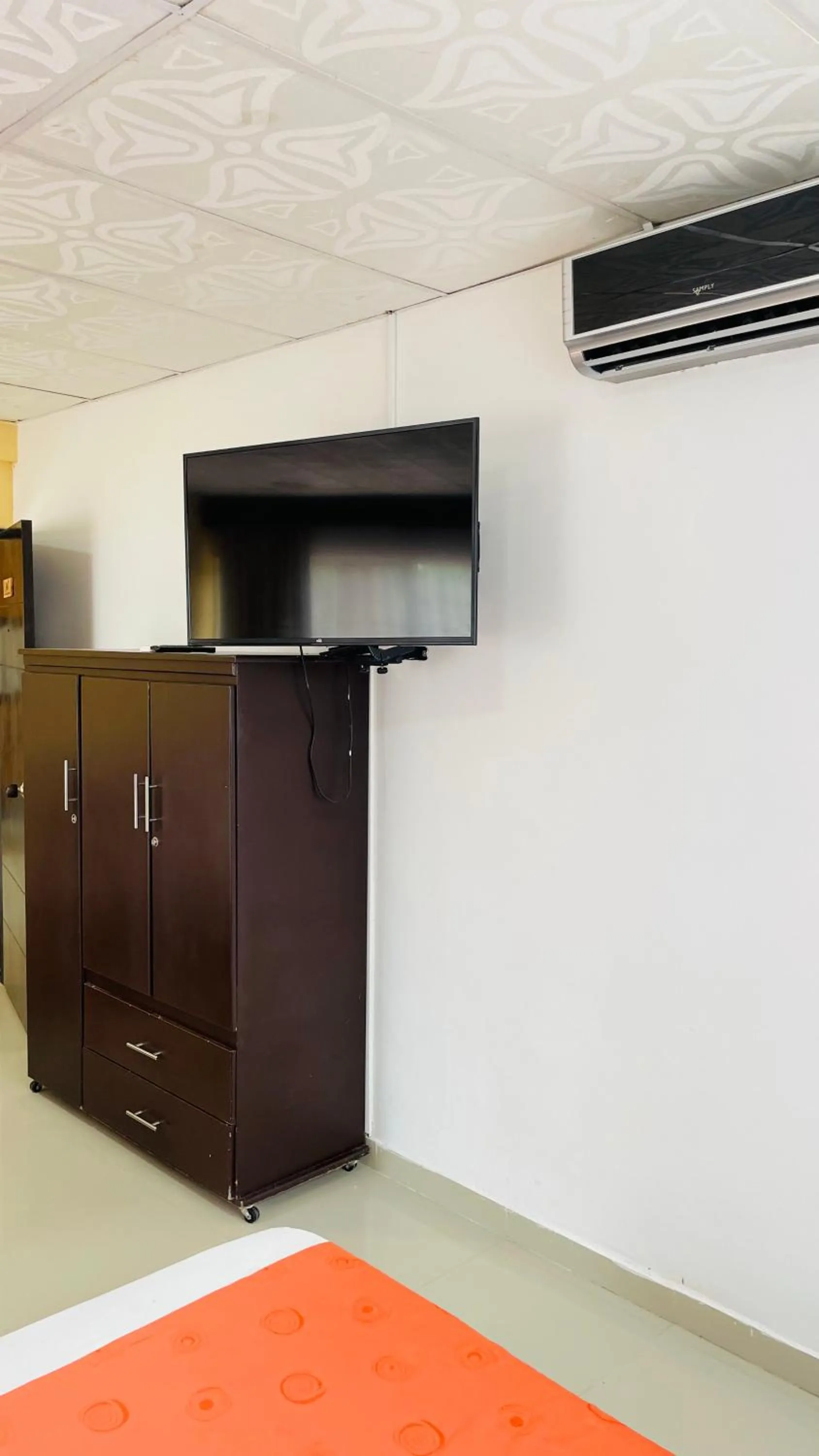 wardrobe in Hotel Rosalinda Campestre del Llano