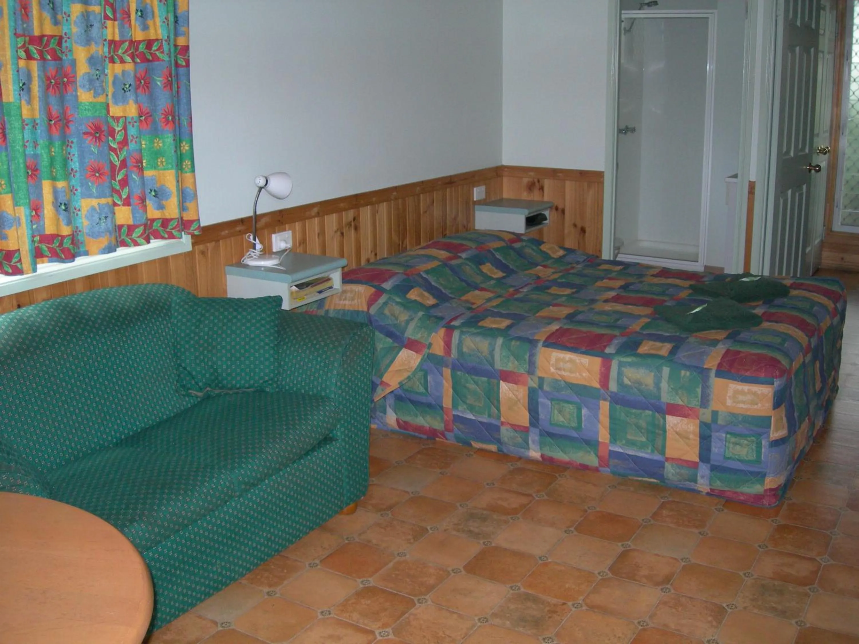 Bedroom, Bed in Riverside Tourist Park