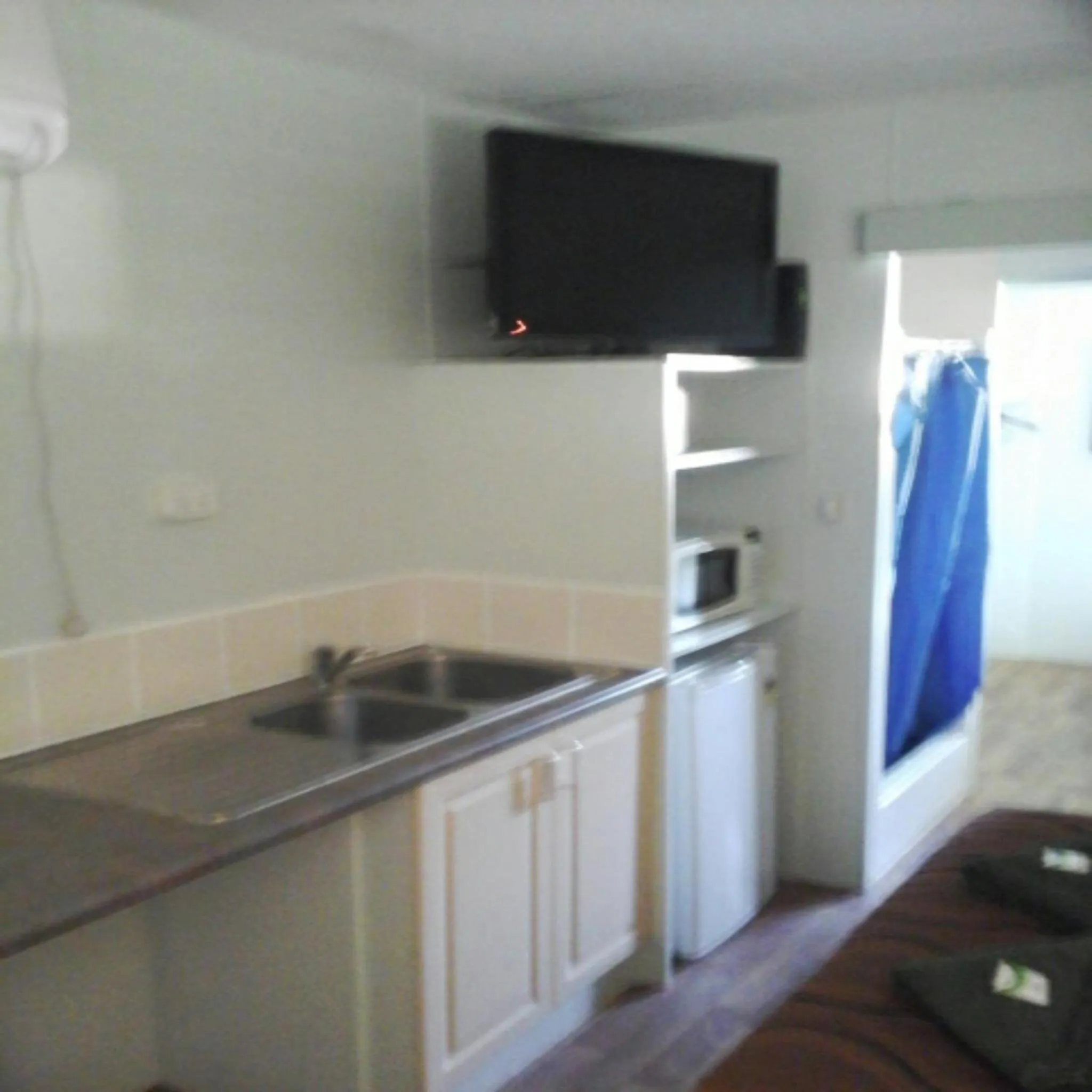 Kitchen or kitchenette in Riverside Tourist Park