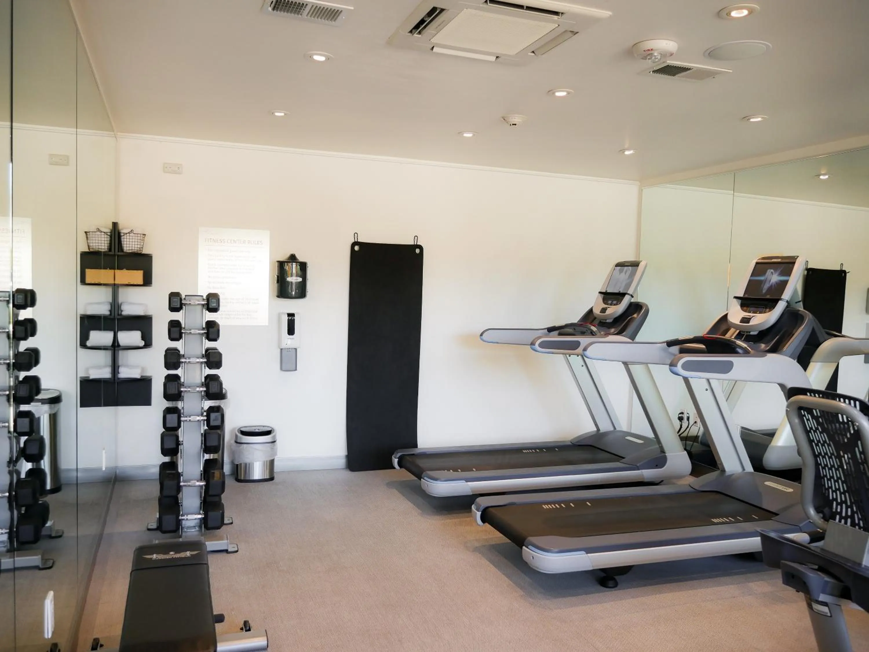 Fitness centre/facilities in The Nest Hotel Palo Alto