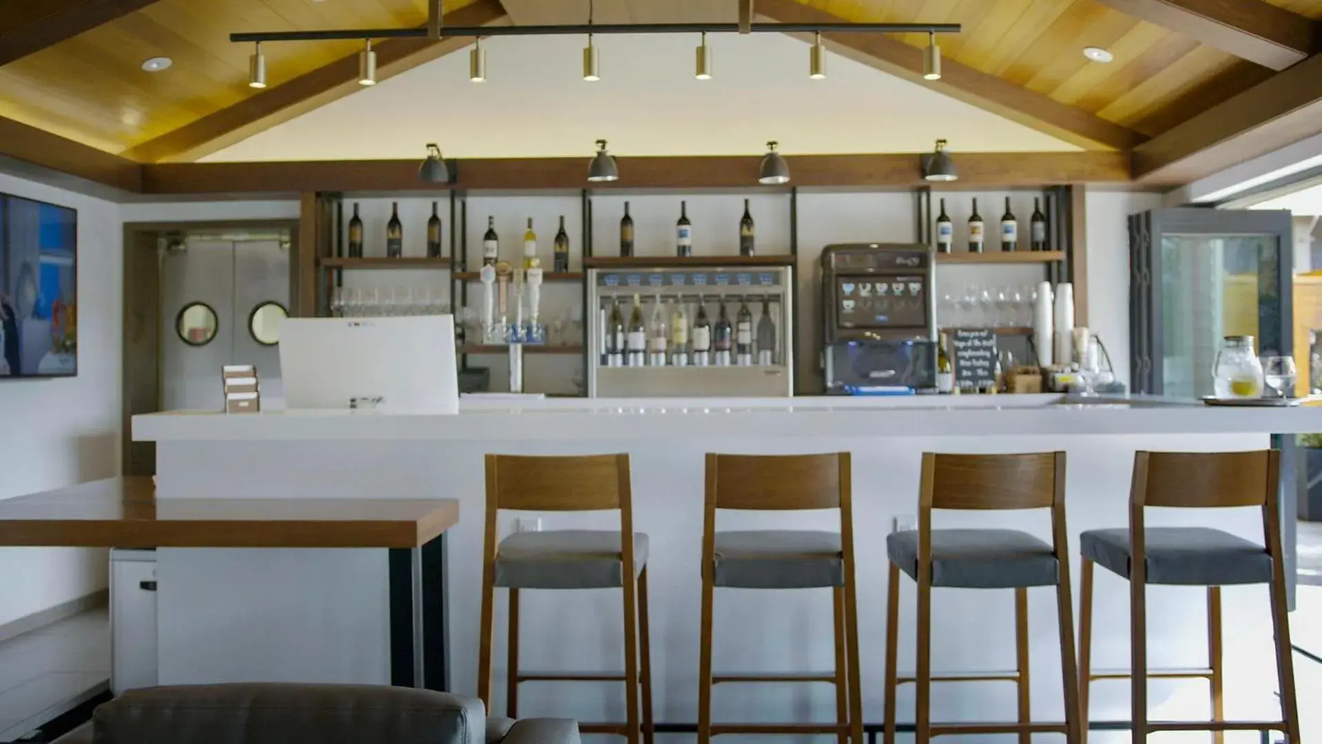 Lounge or bar in The Nest Hotel Palo Alto Lounge or bar in The Nest Hotel Palo Alto